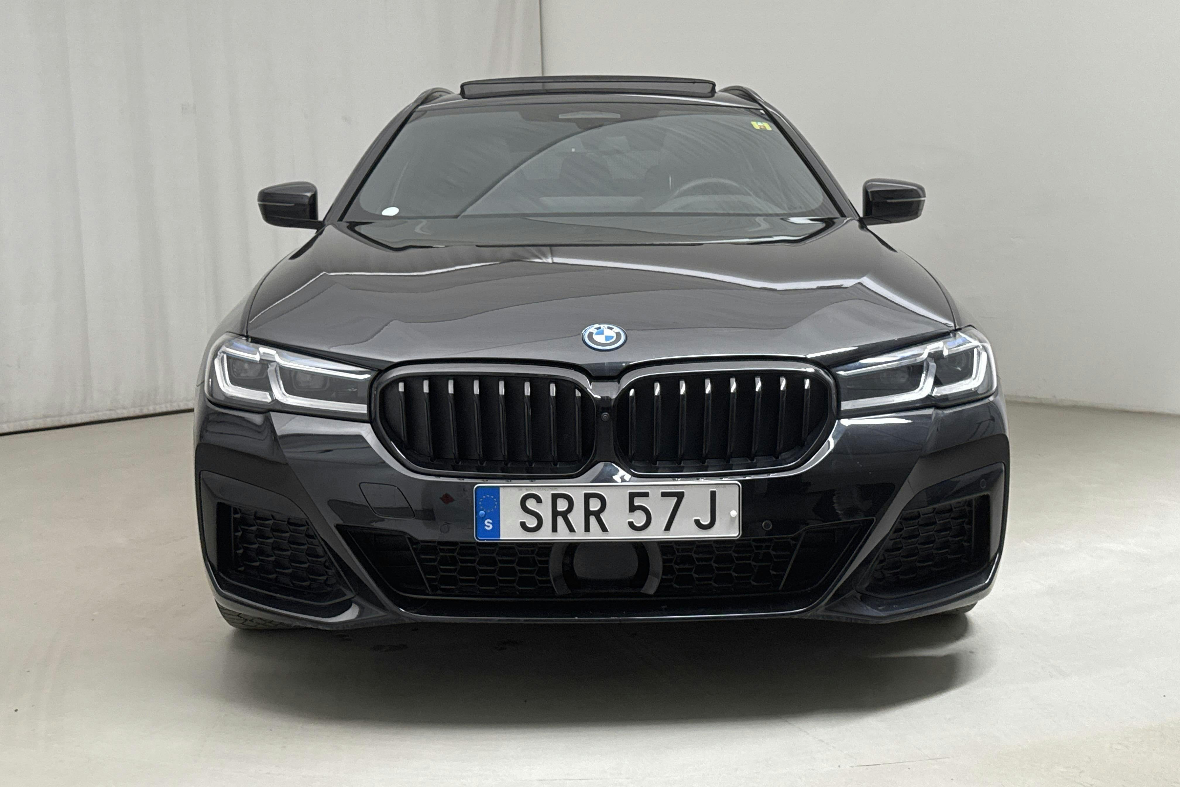 BMW 530e xDrive Touring, G31 12kWh LCI (292hk) - 55 910 km - Automatic - black - 2022