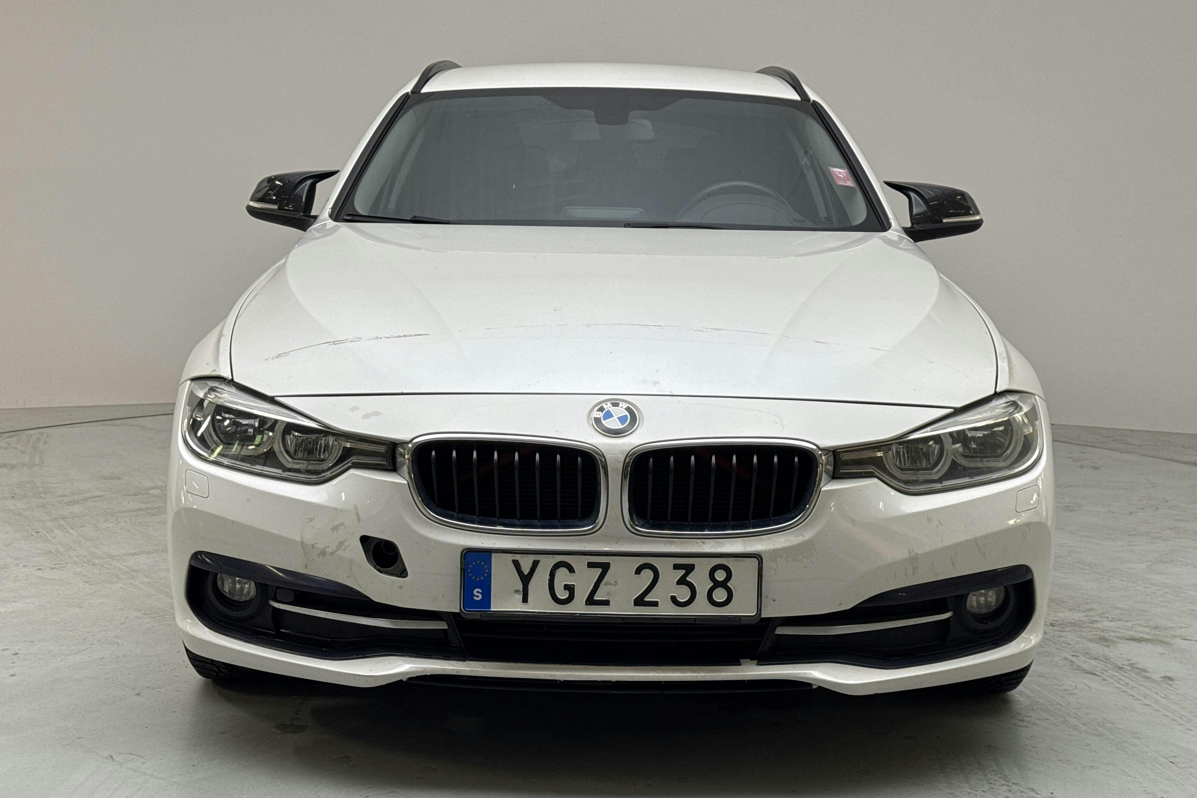BMW 320d xDrive Touring, F31 (190hk) - 23 164 mil - Automat - vit - 2017