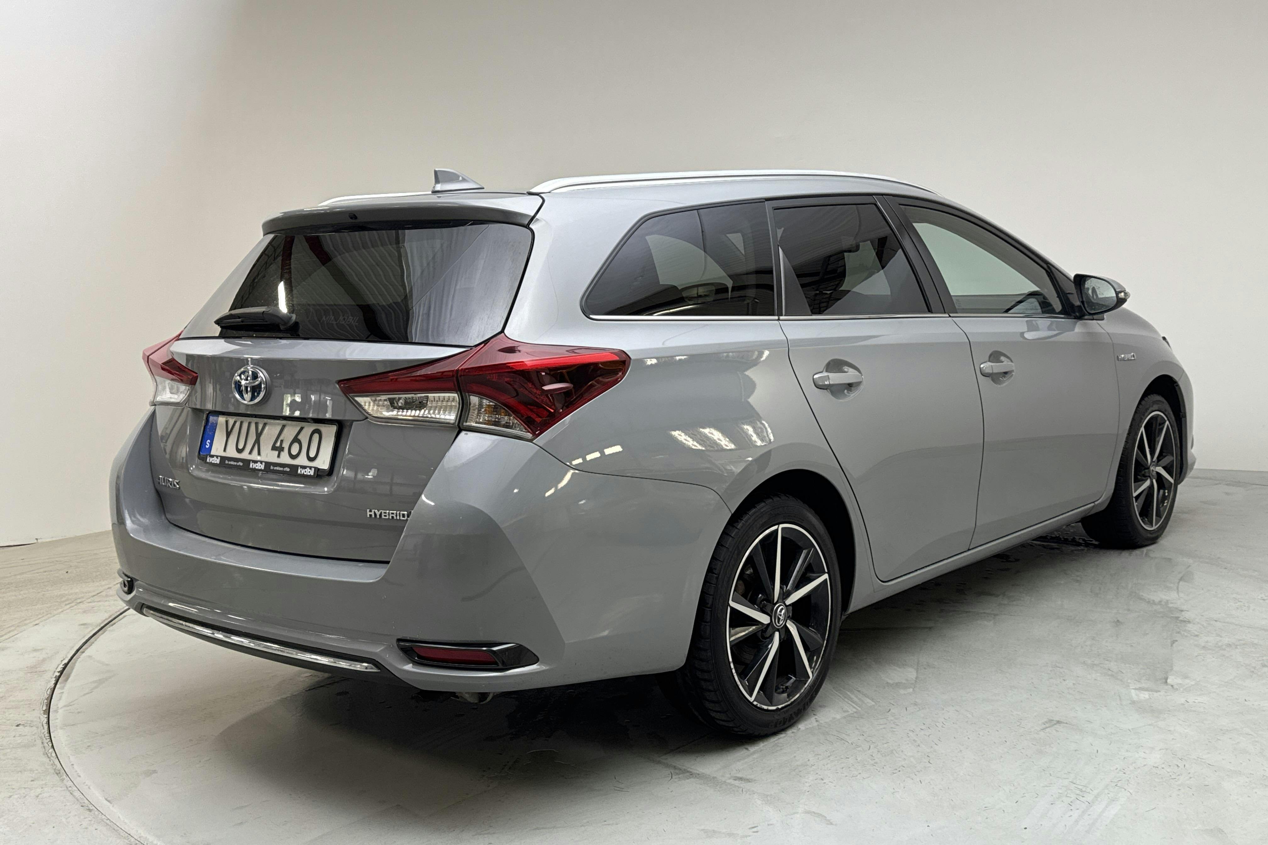 Toyota Auris 1.8 HSD Touring Sports (136hk) - 125 760 km - Automaatne - hall - 2019