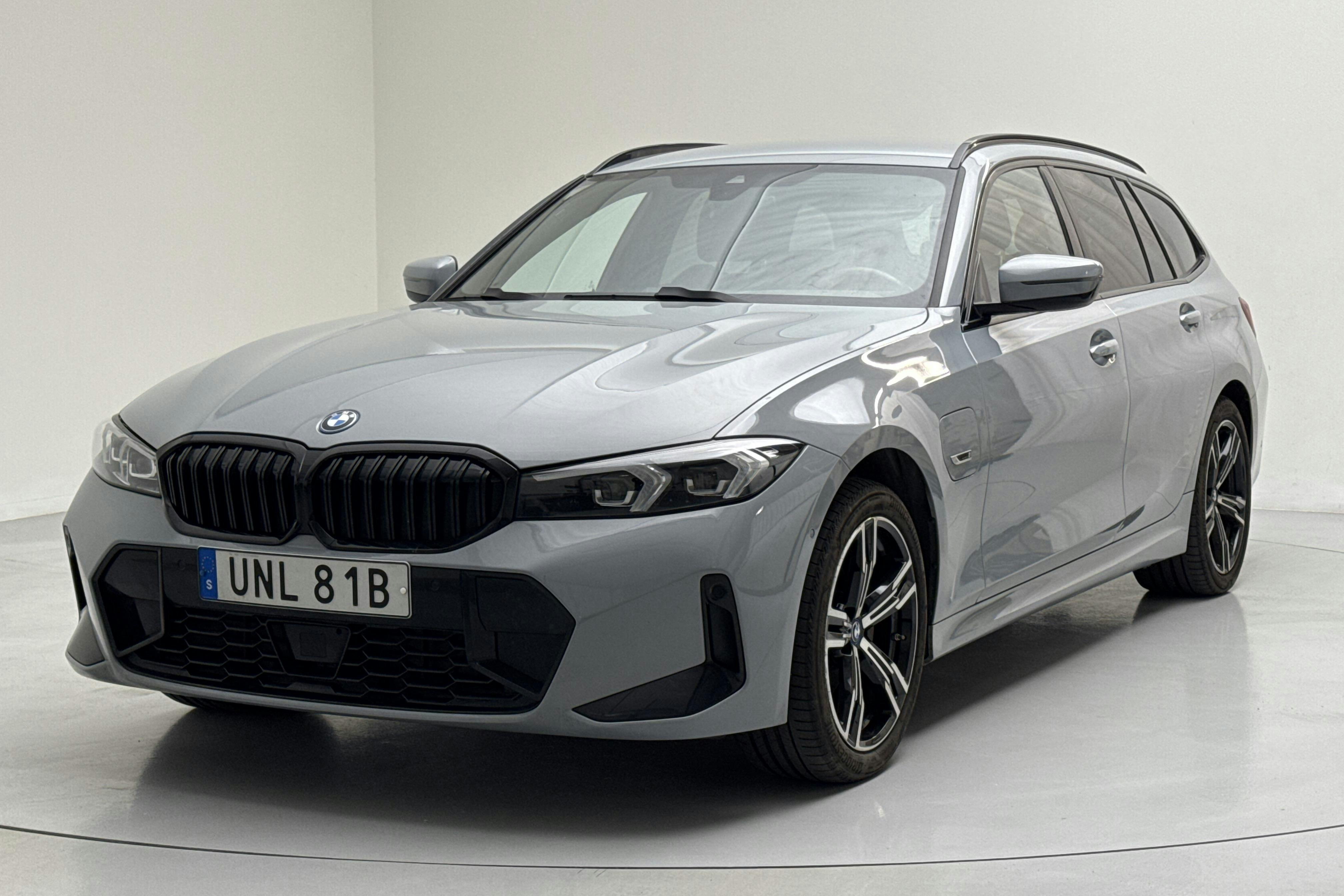 BMW 330e xDrive Touring LCI, G21 (292hk) - 52 550 km - Automatic - gray - 2023