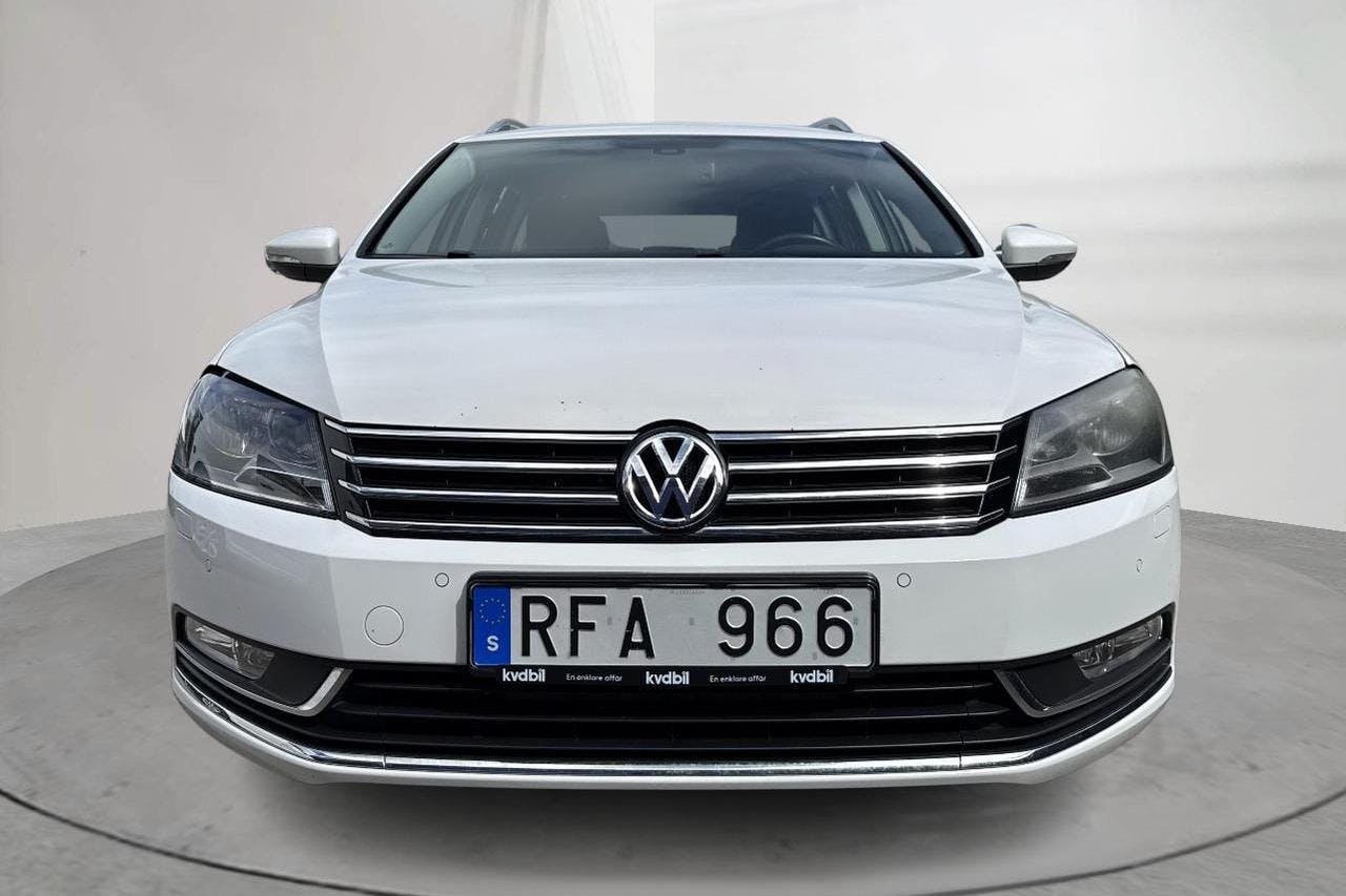 VW Passat 1.4 TSI EcoFuel Variant (150hk) - 6 515 mil - Manuell - vit - 2014