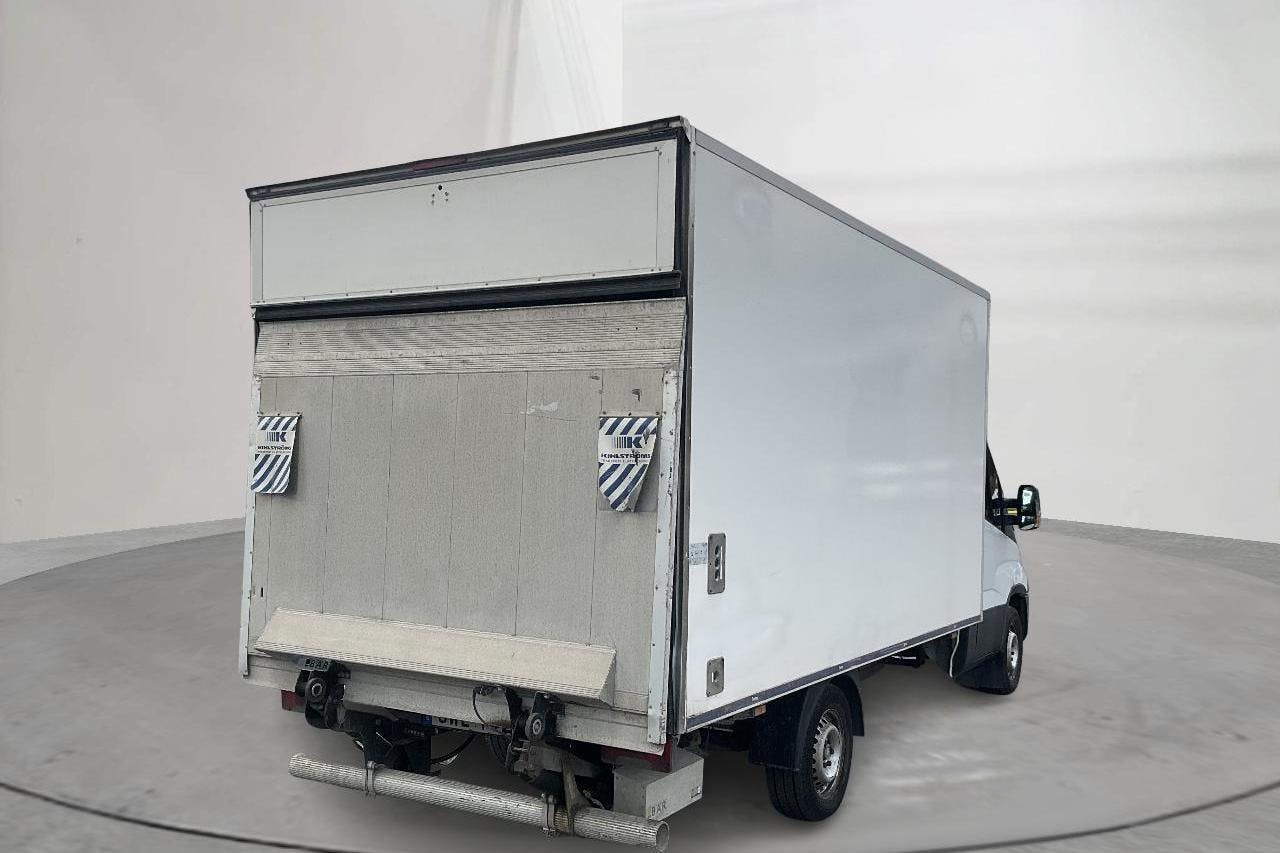 Iveco Daily 35 2.3 Volymskåp (156hk) - 216 870 km - Automatic - white - 2017
