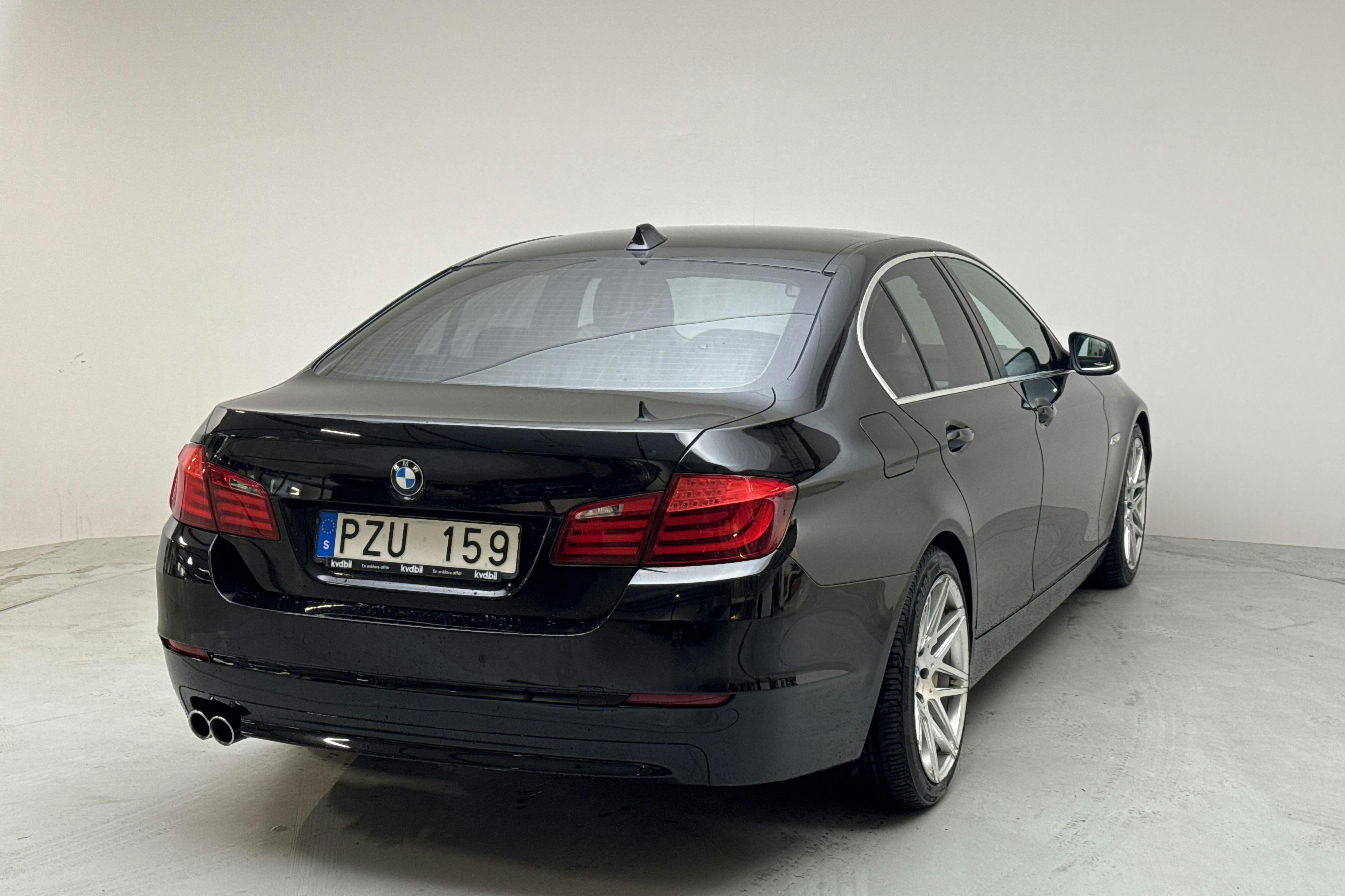 BMW 530d Sedan, F10 (245hk) - 24 323 mil - Manuell - svart - 2010