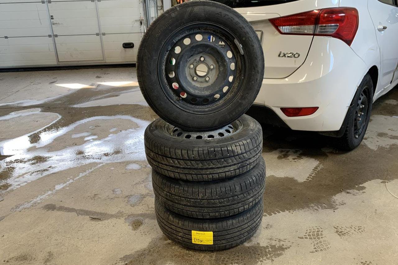 Hyundai ix20 1.6 (125hk) - 253 470 km - Automaattinen - valkoinen - 2014