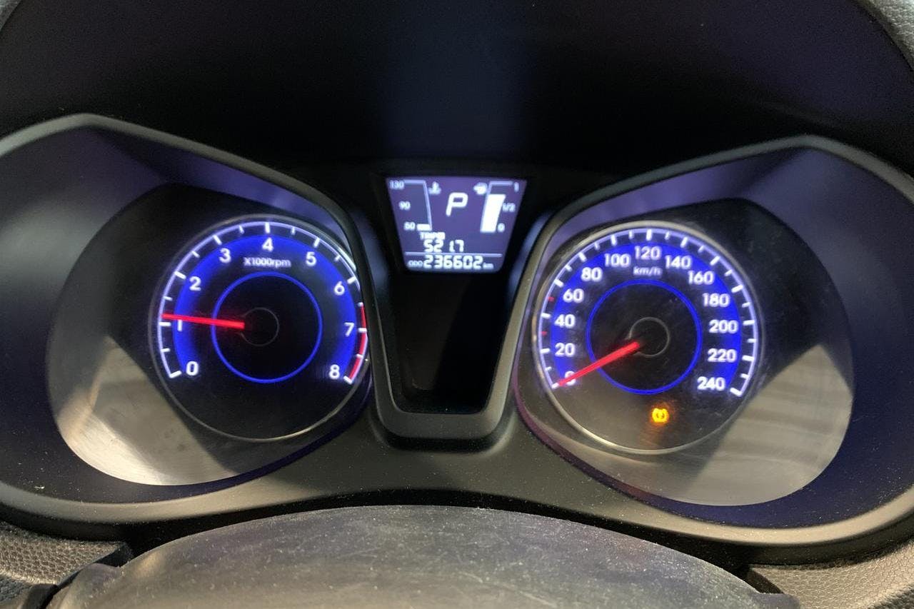 Hyundai ix20 1.6 (125hk) - 236 600 km - Automaatne - valge - 2014