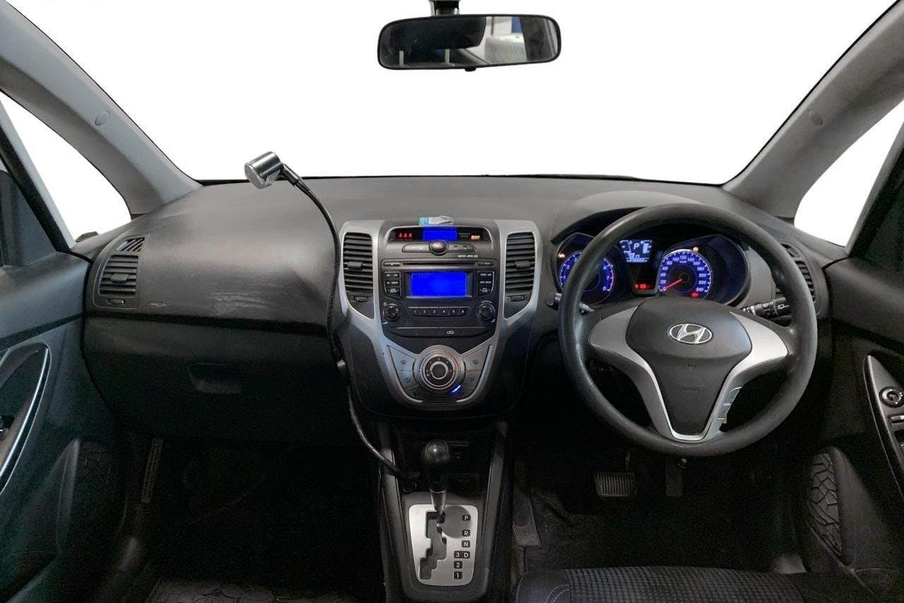 Hyundai ix20 1.6 (125hk) - 236 600 km - Automaatne - valge - 2014