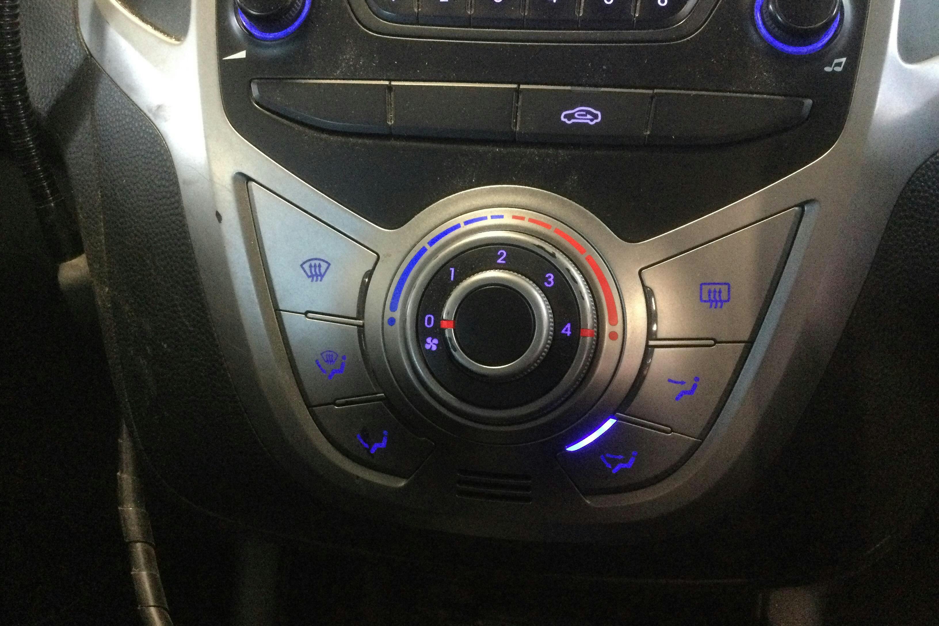 Hyundai ix20 1.6 (125hk) - 236 600 km - Automaatne - valge - 2014