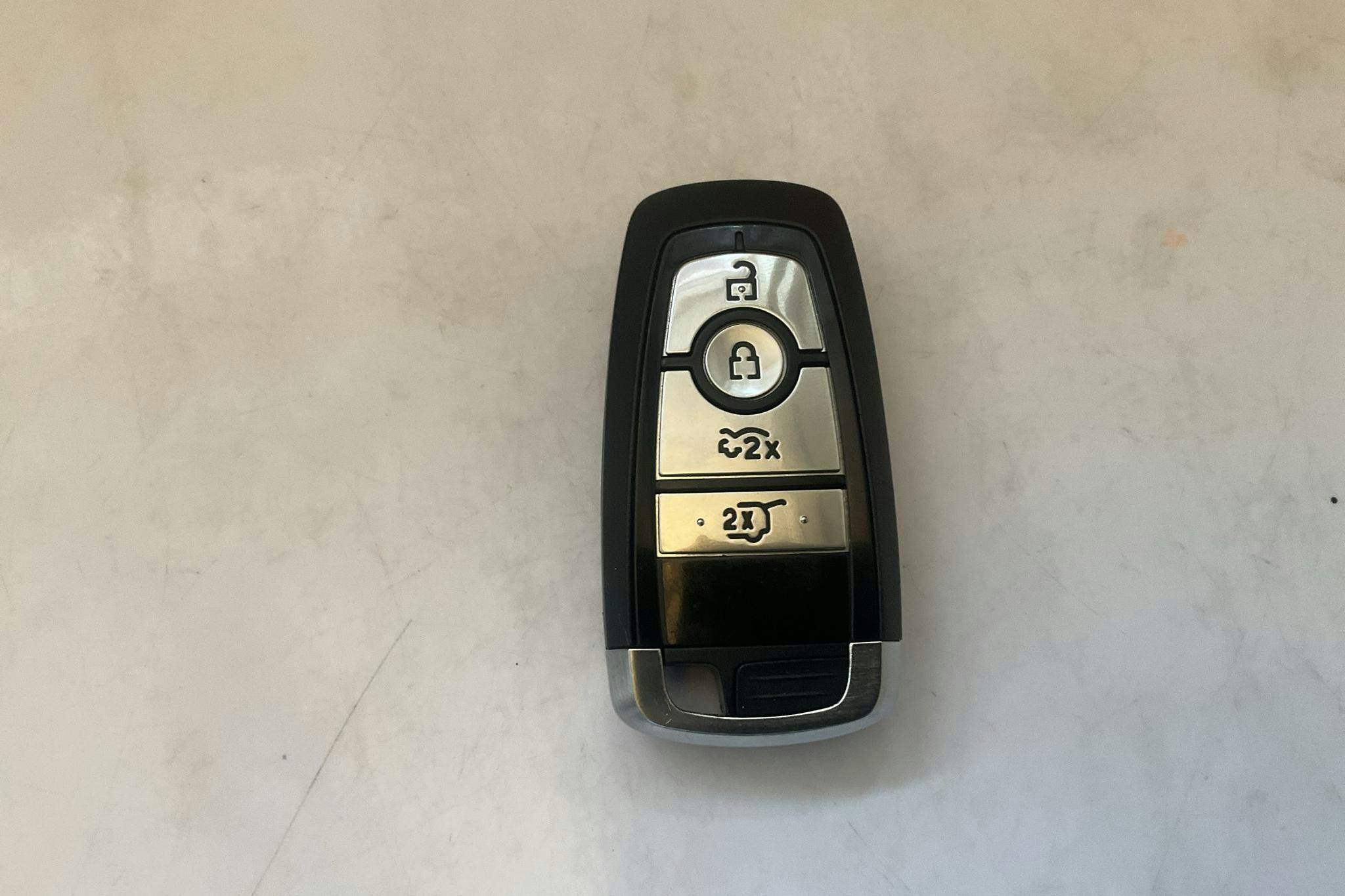 Ford Mustang Mach-E 91 kWh RWD (294hk) - 12 132 mil - Automat - grå - 2021