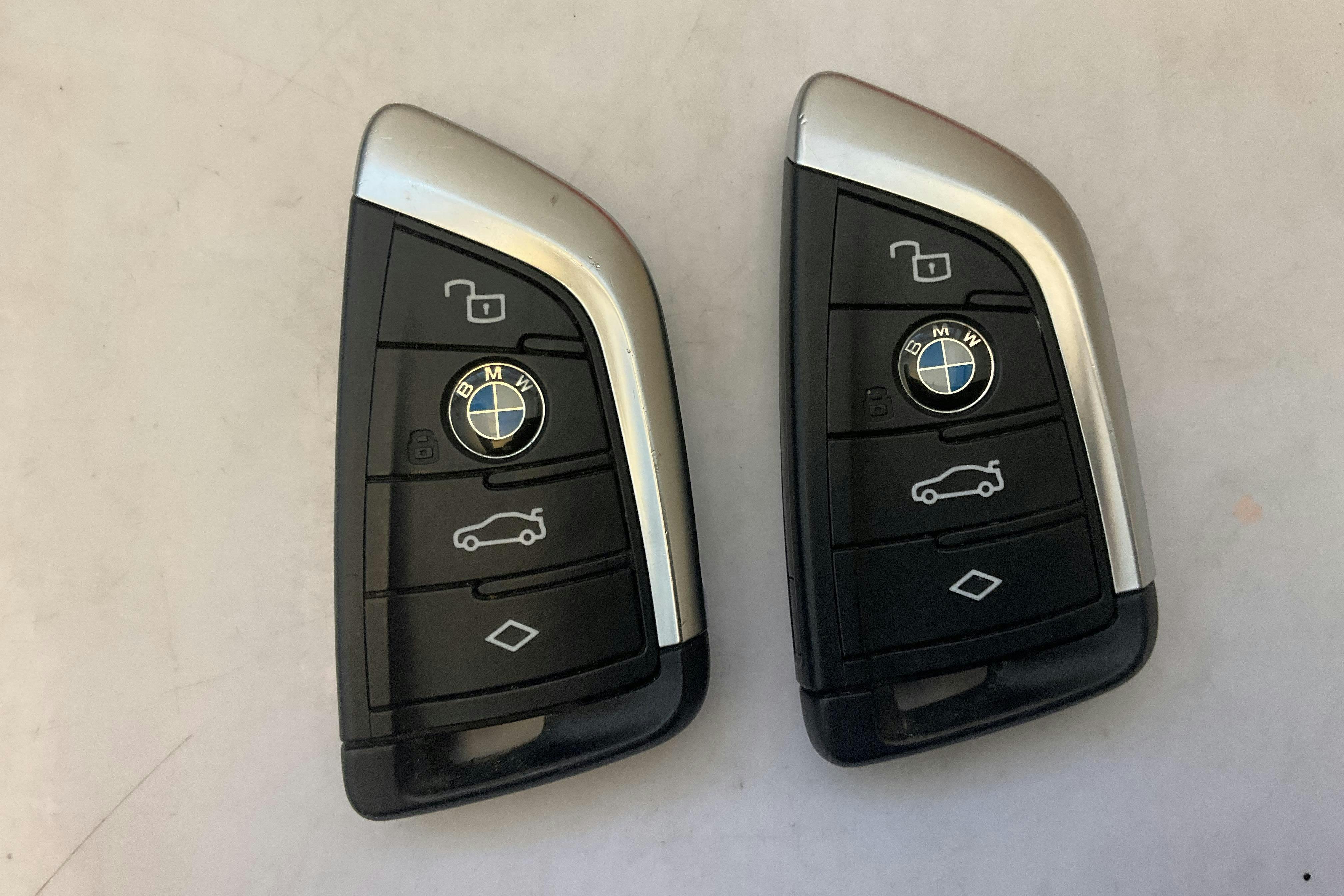 BMW 320d xDrive Sedan, G20 (190hk+11hk) - 9 404 mil - Automat - vit - 2022