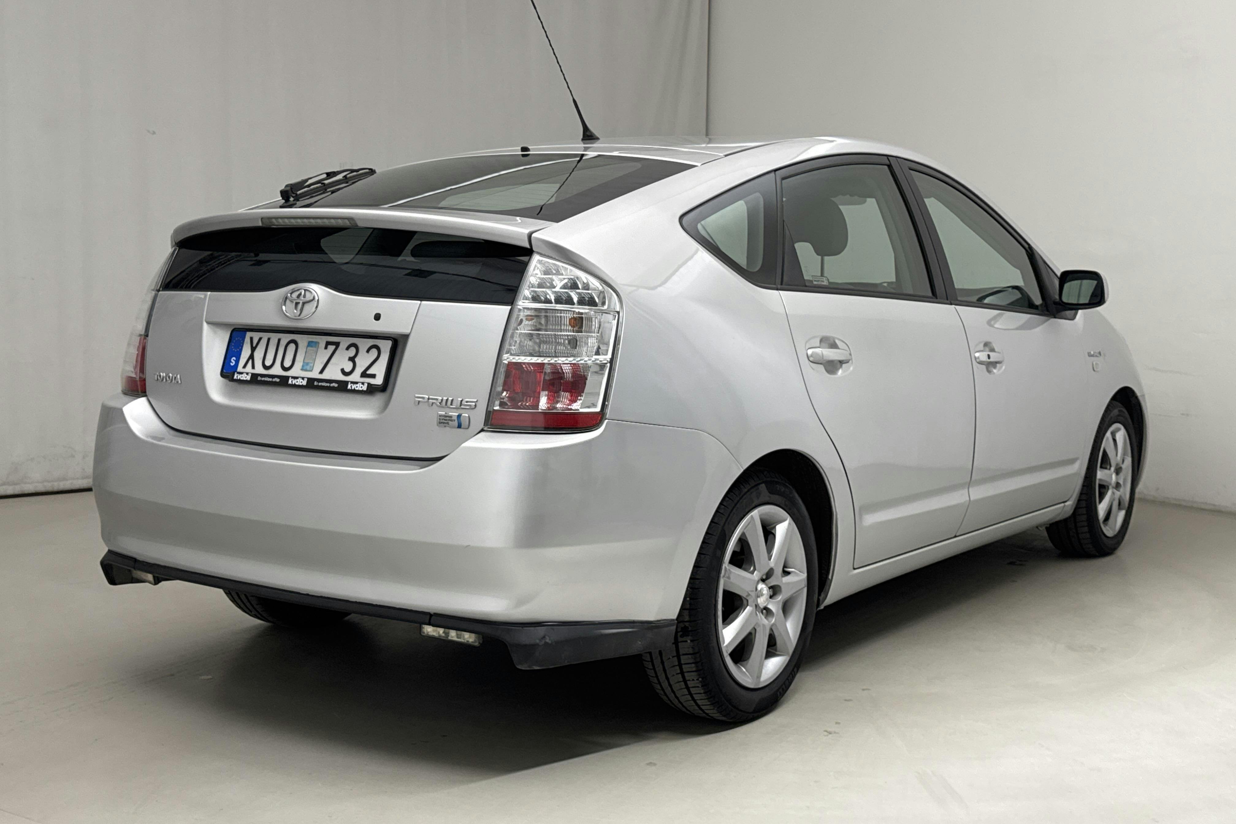 Toyota Prius 1.5 Hybrid (78hk) - 12 544 mil - Automat - silver - 2006