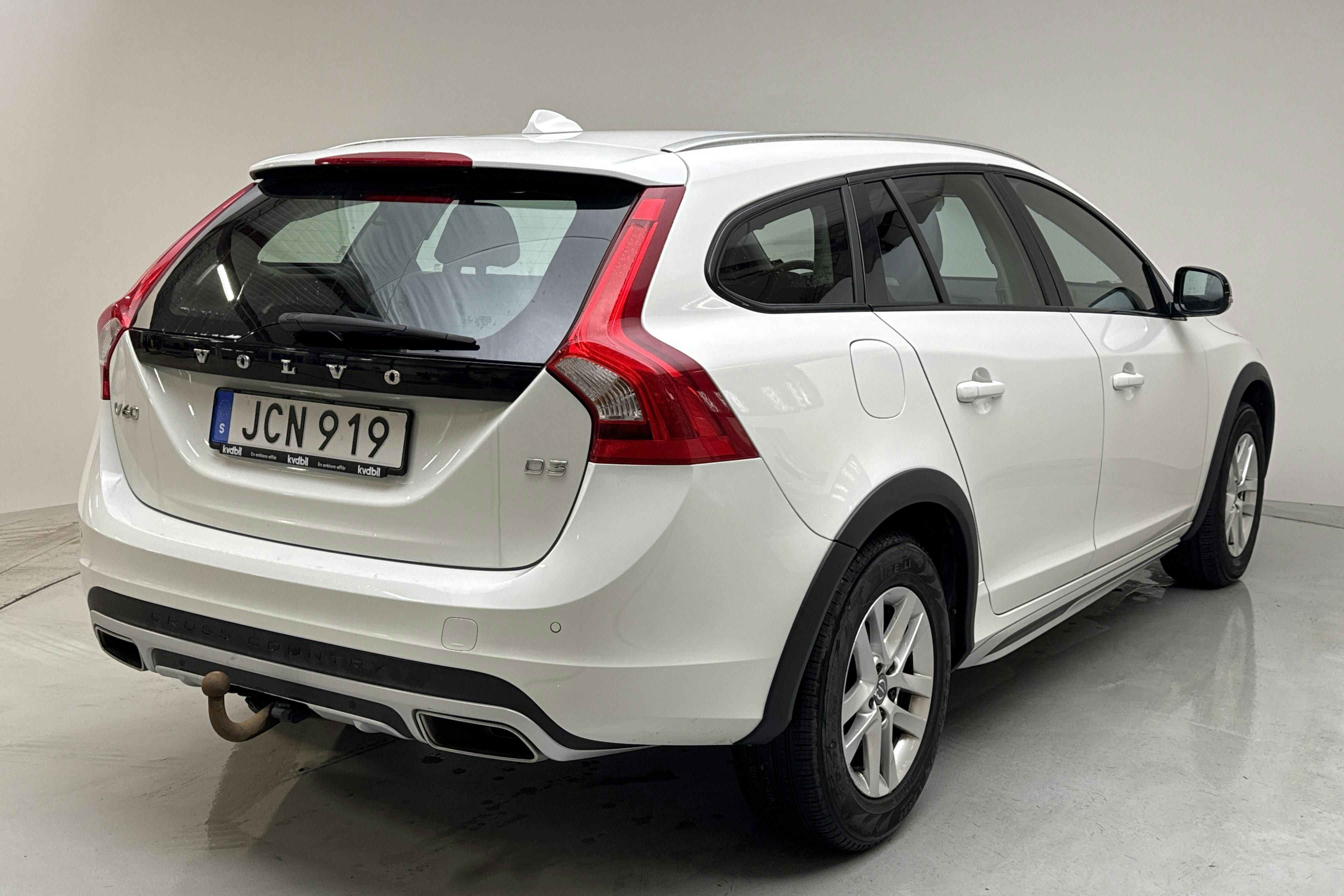 Volvo V60 D3 Cross Country (150hk) - 12 651 mil - Automat - vit - 2016