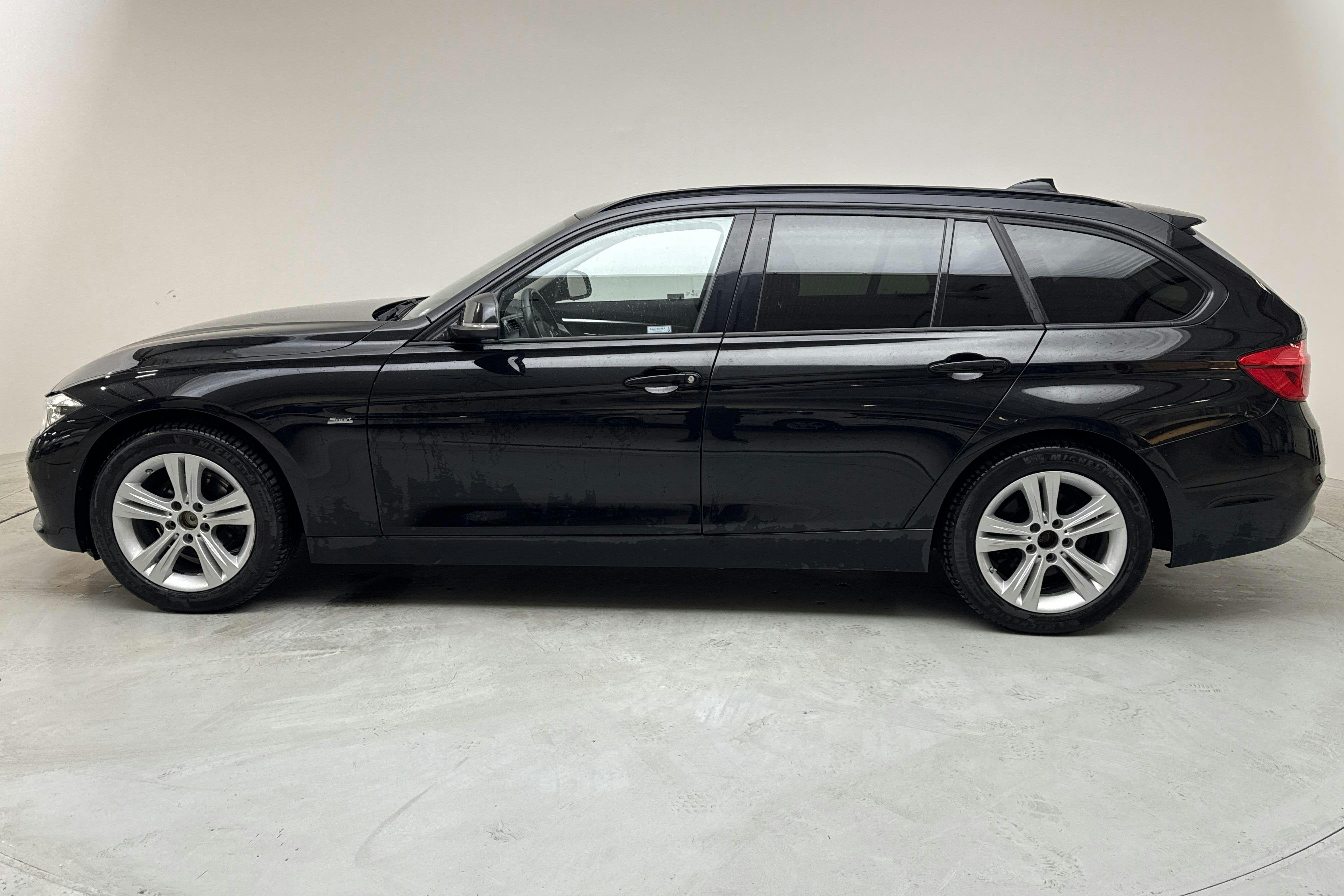 BMW 320d xDrive Touring, F31 (190hk) - 11 671 mil - Automat - svart - 2017