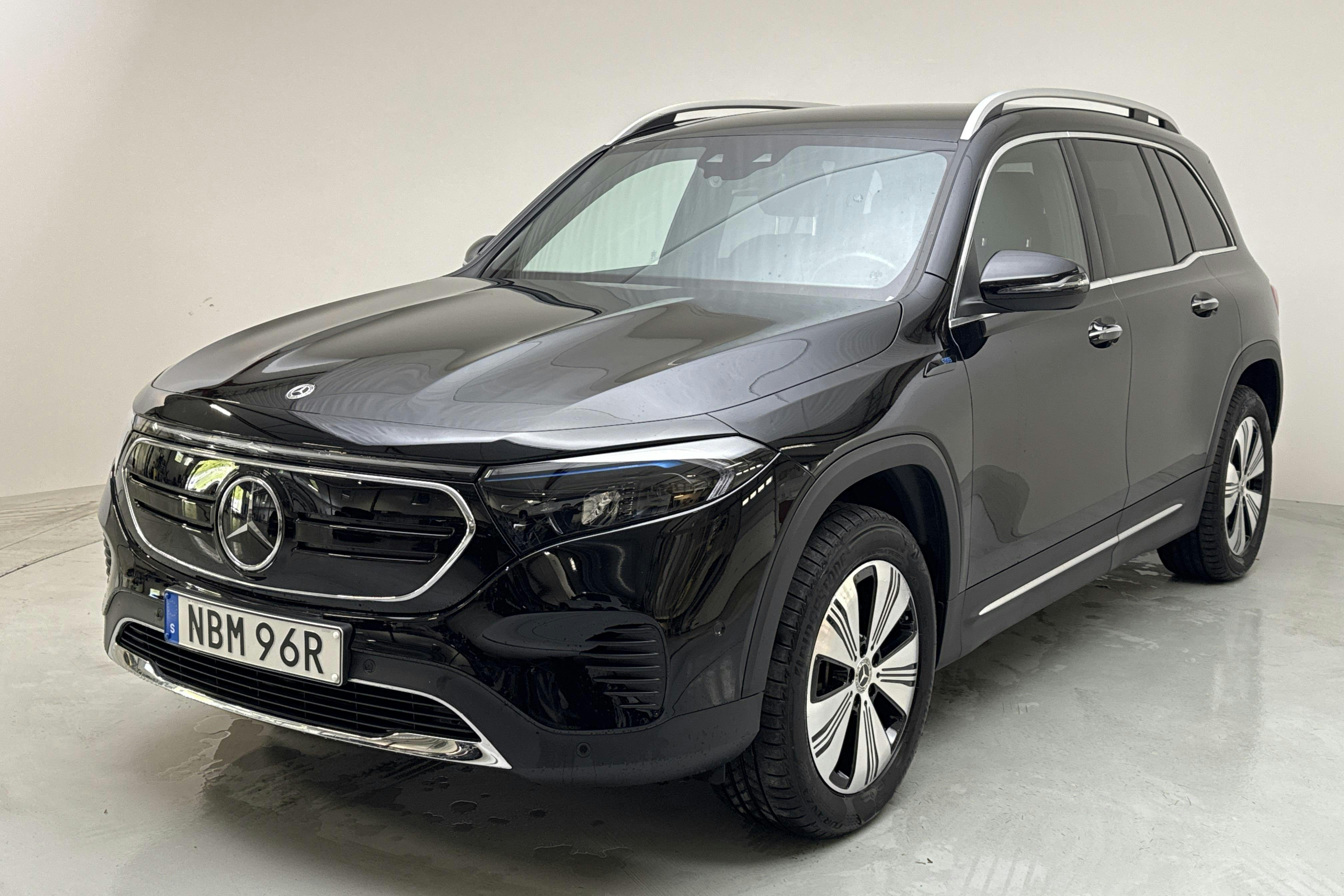 Mercedes EQB 300 4MATIC X243 (228hk) - 31 650 km - Automaatne - must - 2023