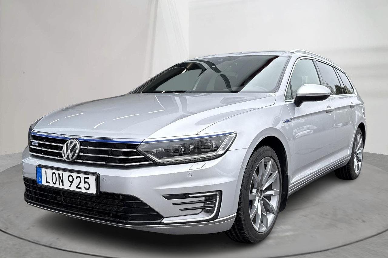 VW Passat 1.4 Plug-in-Hybrid Sportscombi (218hk) - 147 080 km - Automatyczna - srebro - 2019