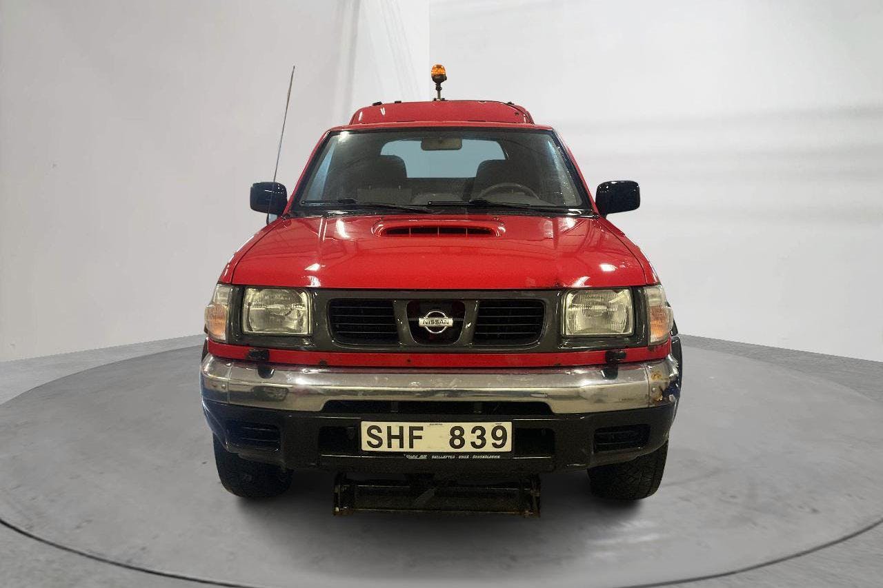 Nissan King Cab 2.5D 4WD (104hk) - 19 815 mil - Manuell - röd - 2001