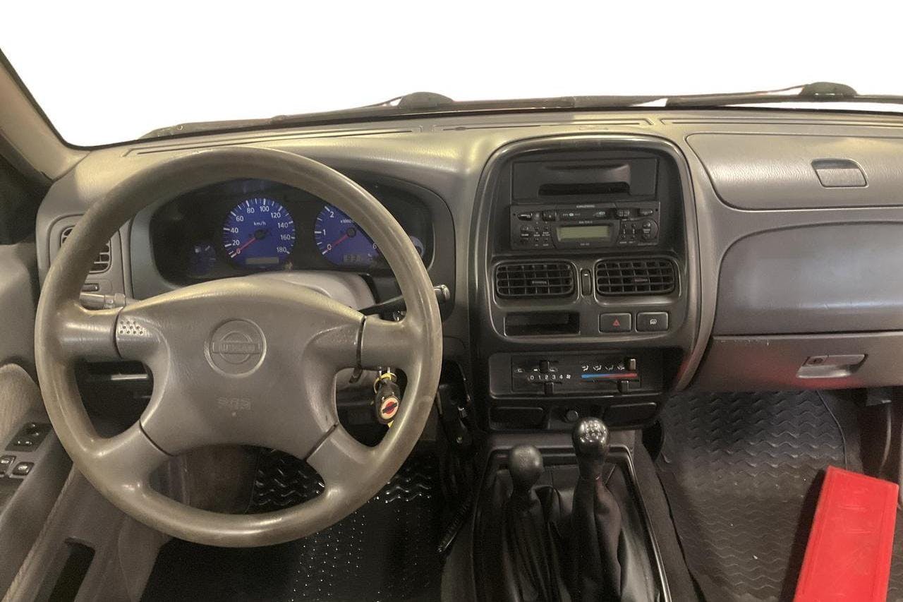 Nissan King Cab 2.5D 4WD (104hk) - 19 815 mil - Manuell - röd - 2001