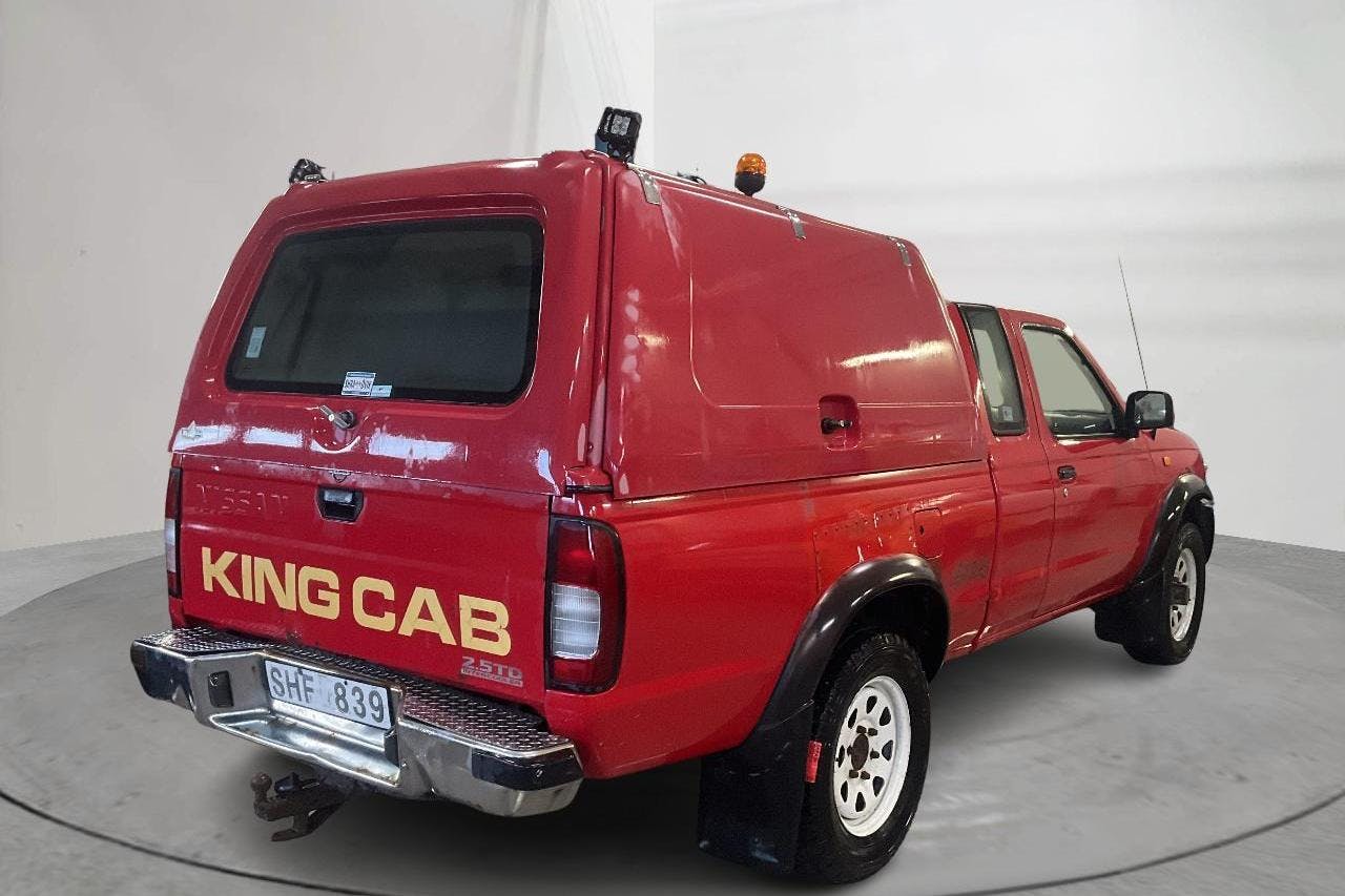 Nissan King Cab 2.5D 4WD (104hk) - 19 815 mil - Manuell - röd - 2001