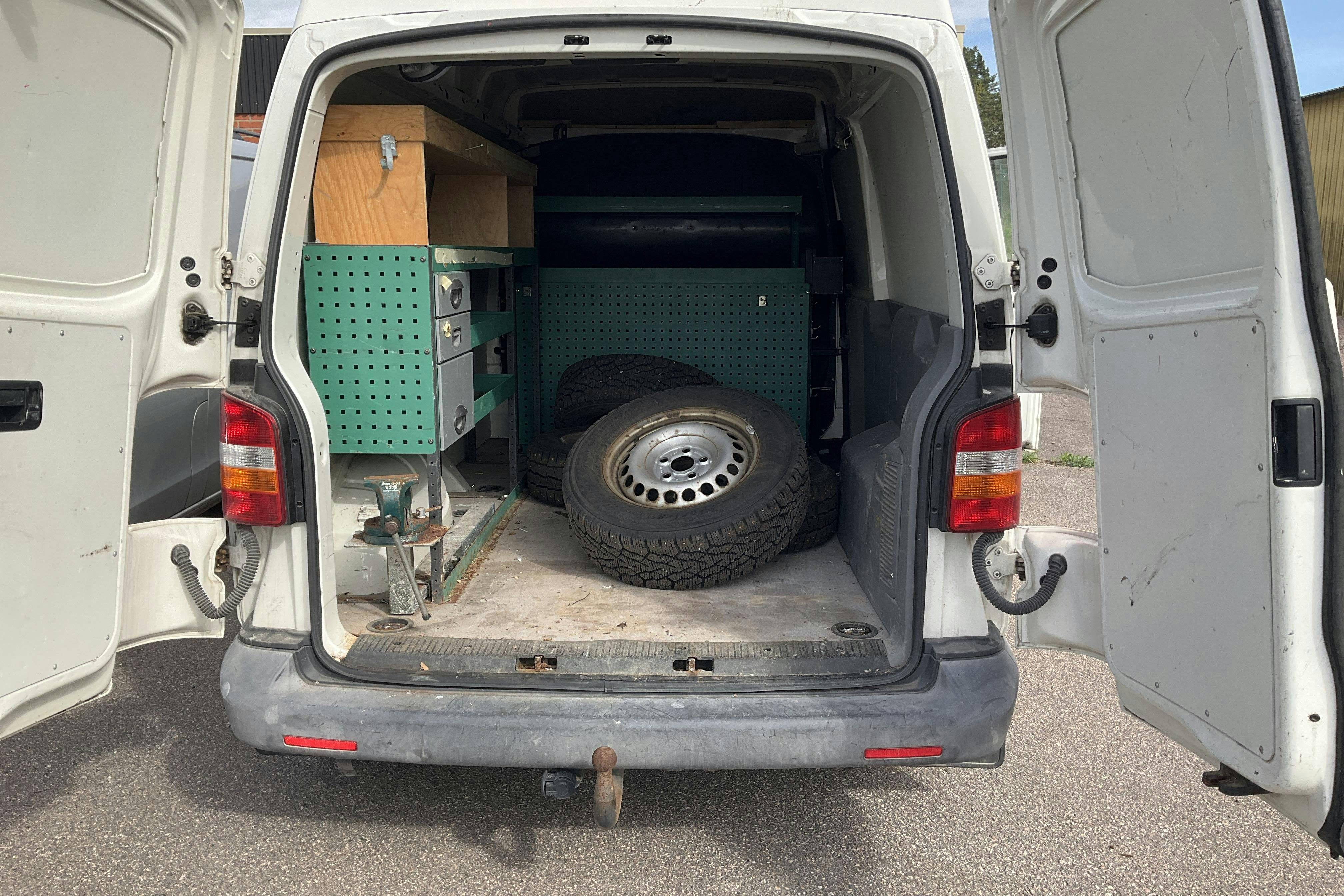 VW Transporter T5 2.0 Ecofuel (115hk) - 114 920 km - Käsitsi - valge - 2008