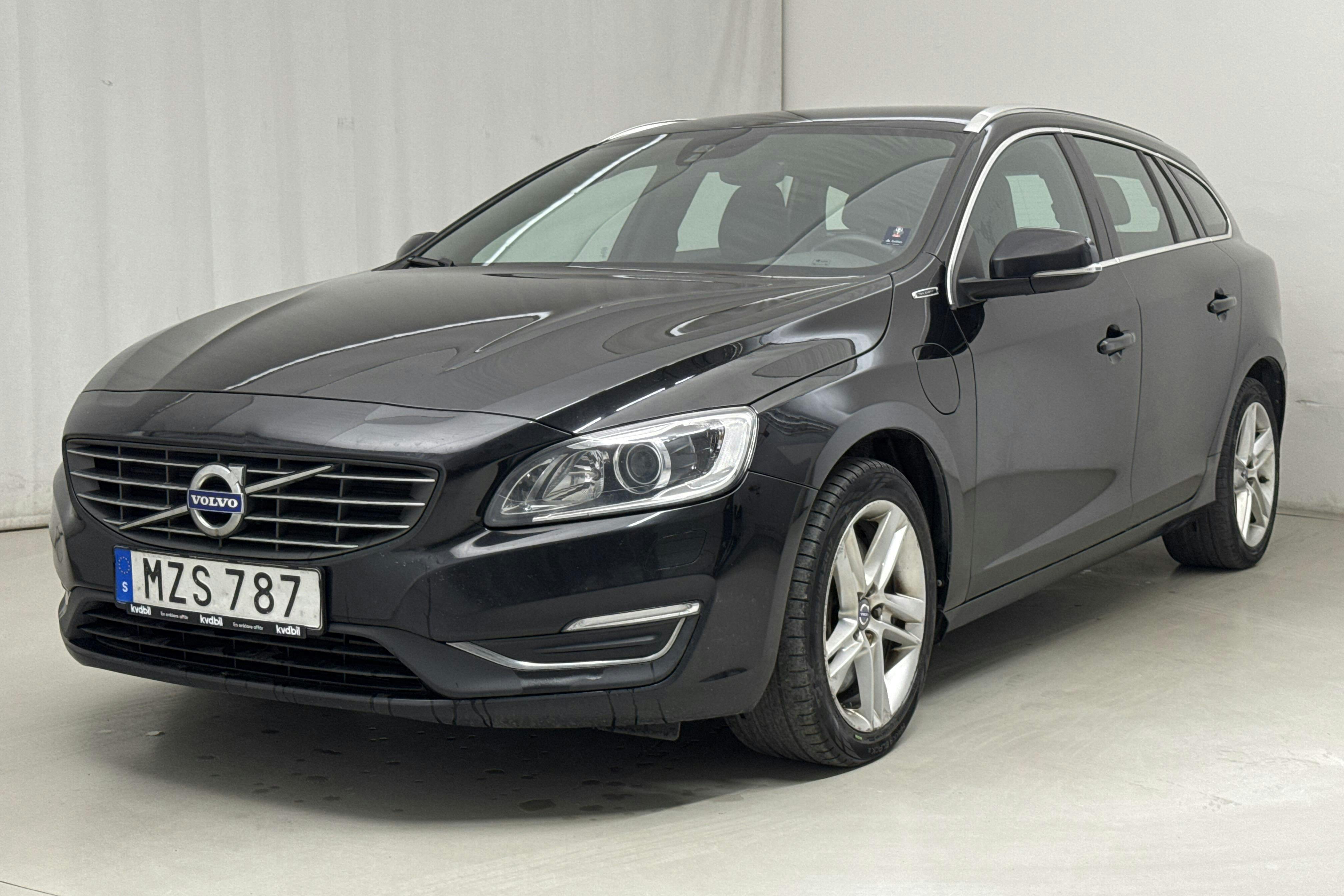 Volvo V60 D6 AWD Twin Engine (220hk) - 185 060 km - Automatic - black - 2016
