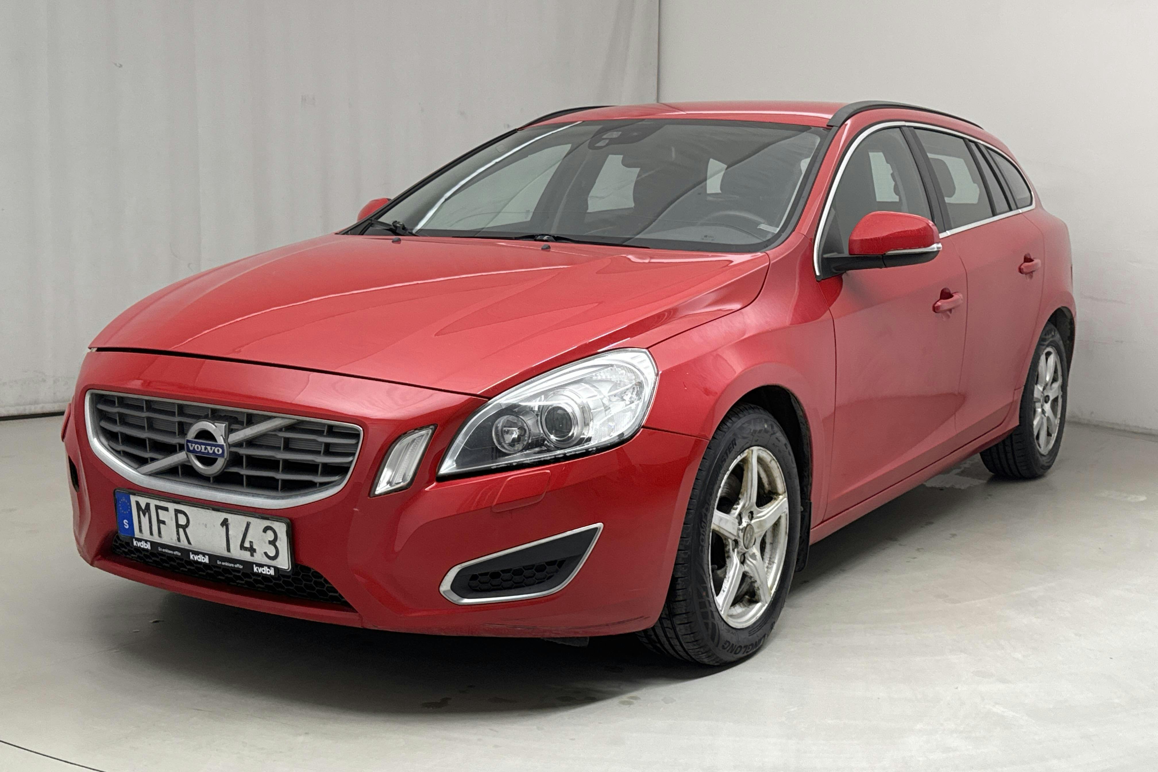 Volvo V60 D2 (115hk) - 248 070 km - Manual - red - 2012