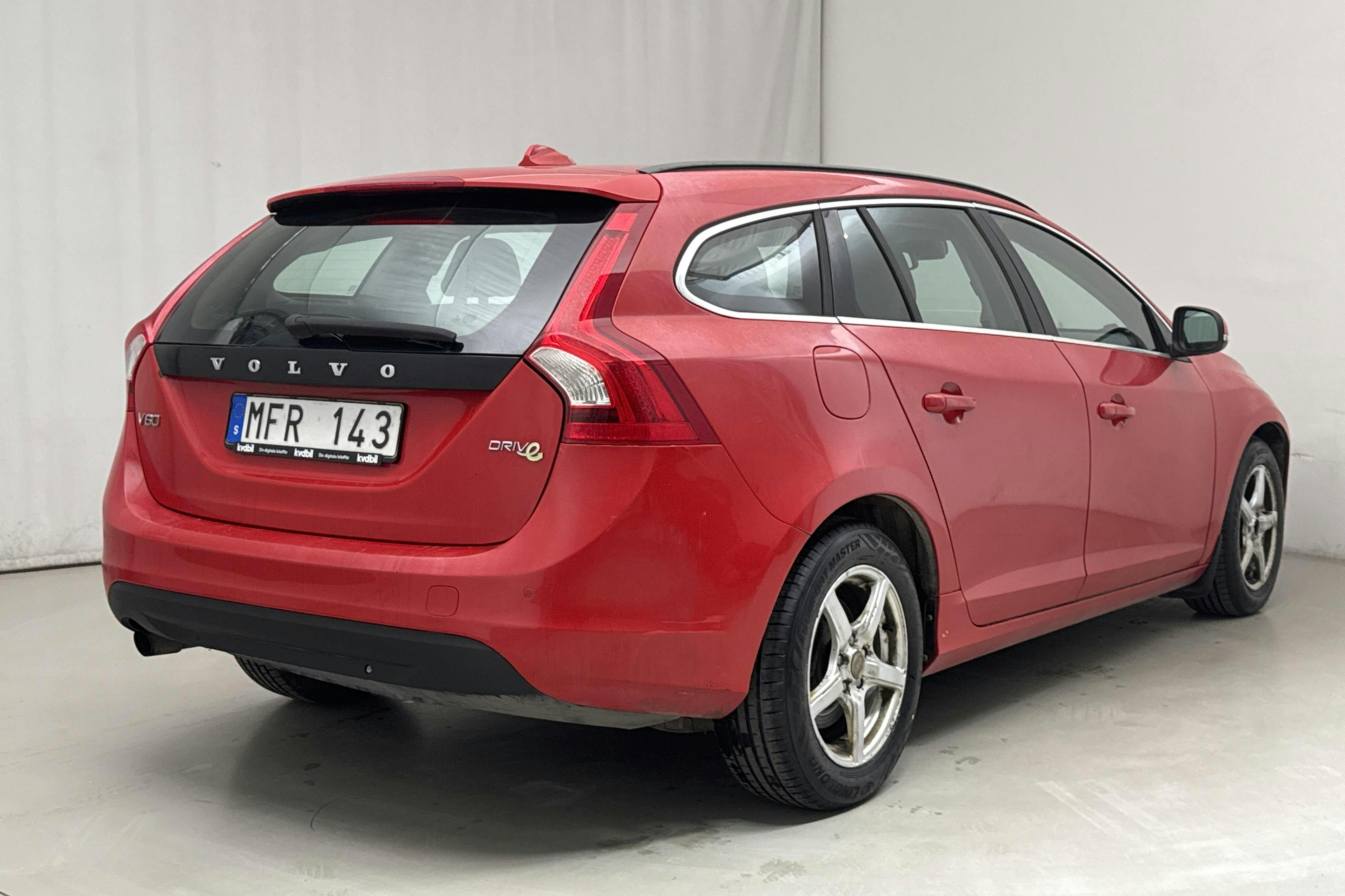 Volvo V60 D2 (115hk) - 248 070 km - Manual - red - 2012