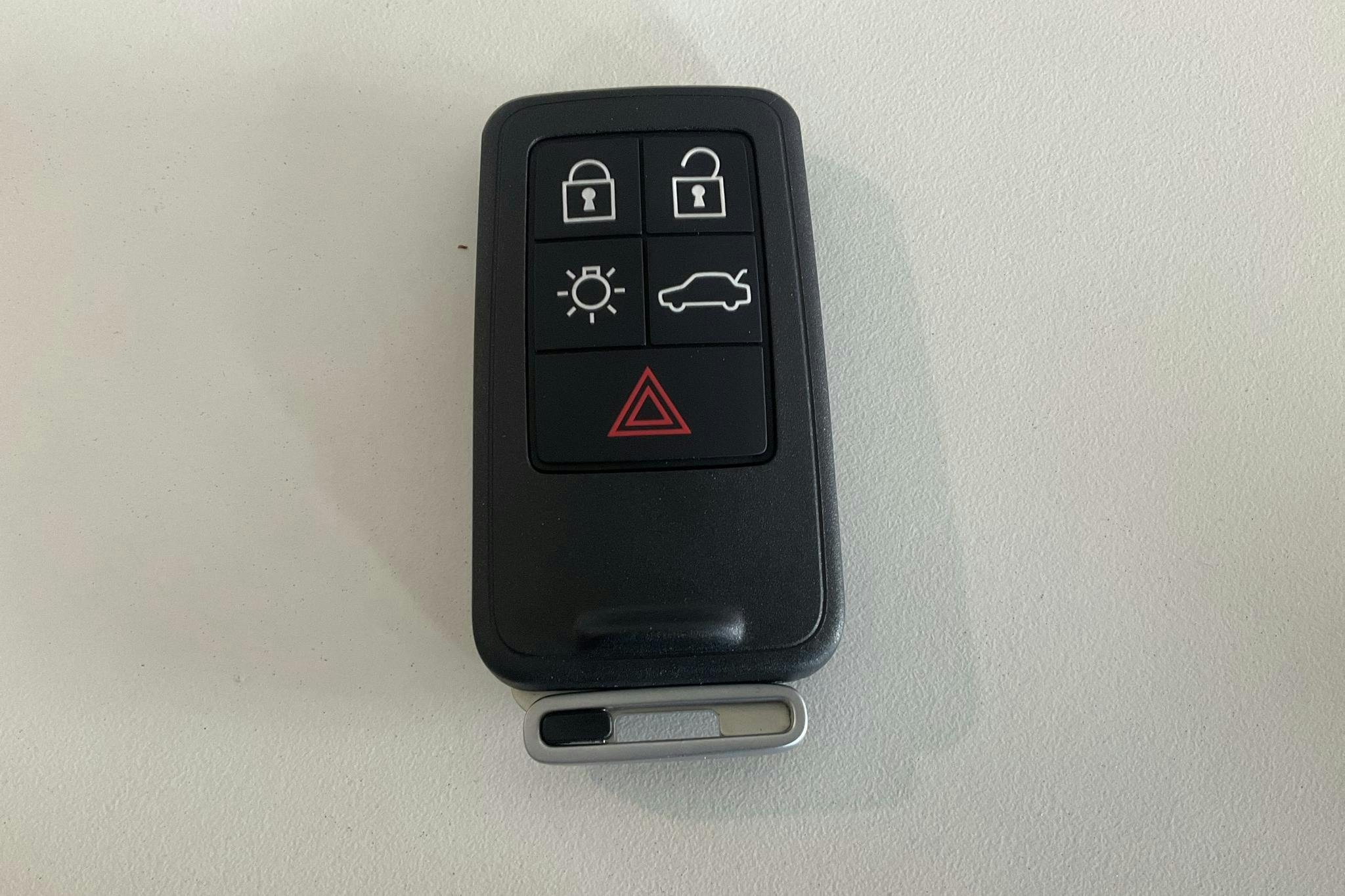 Volvo V60 D2 (115hk) - 248 070 km - Manual - red - 2012