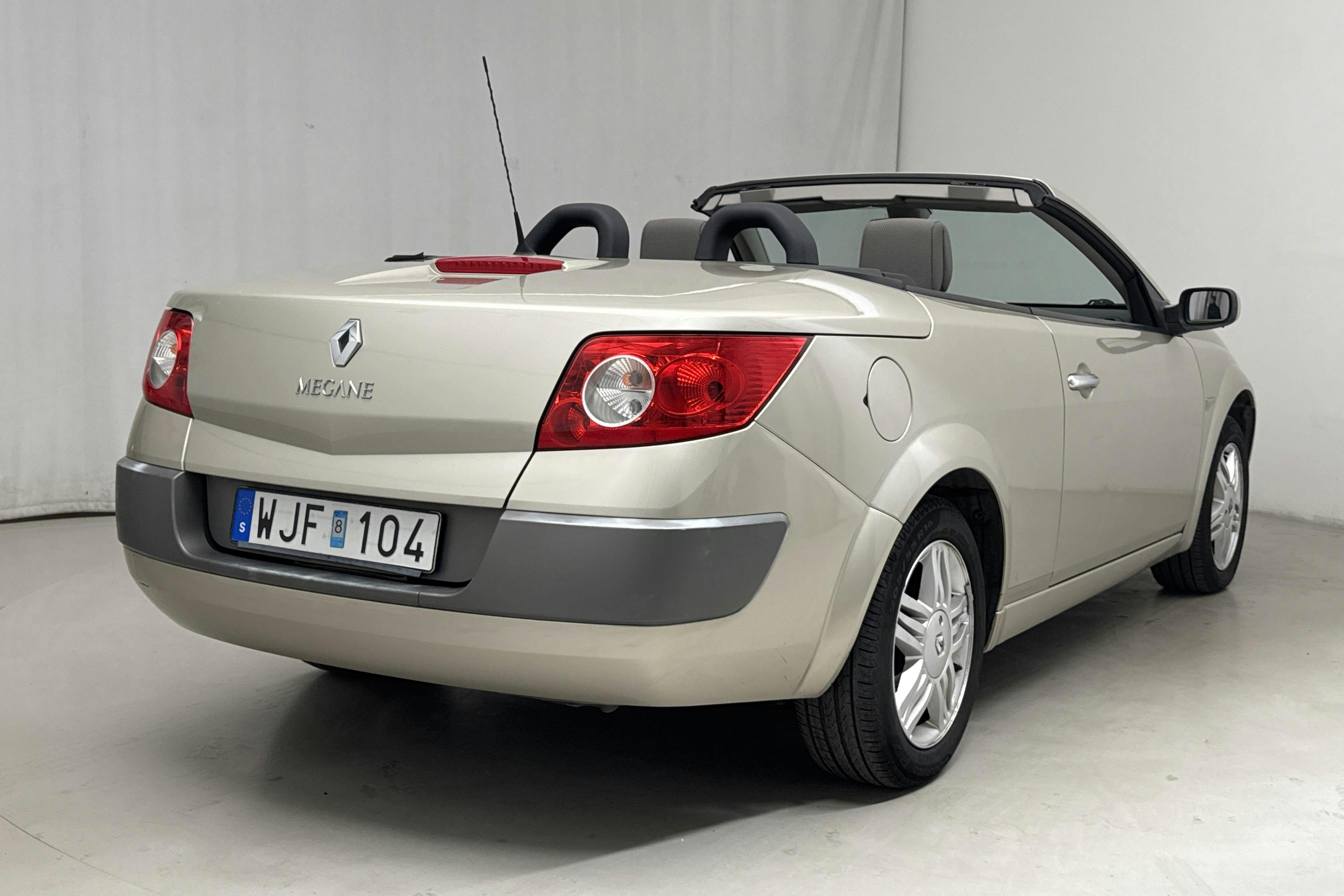 Renault Mégane Phas II 2.0 Cabriolet (134hk) - 4 030 mil - Automat - Light Grey - 2005