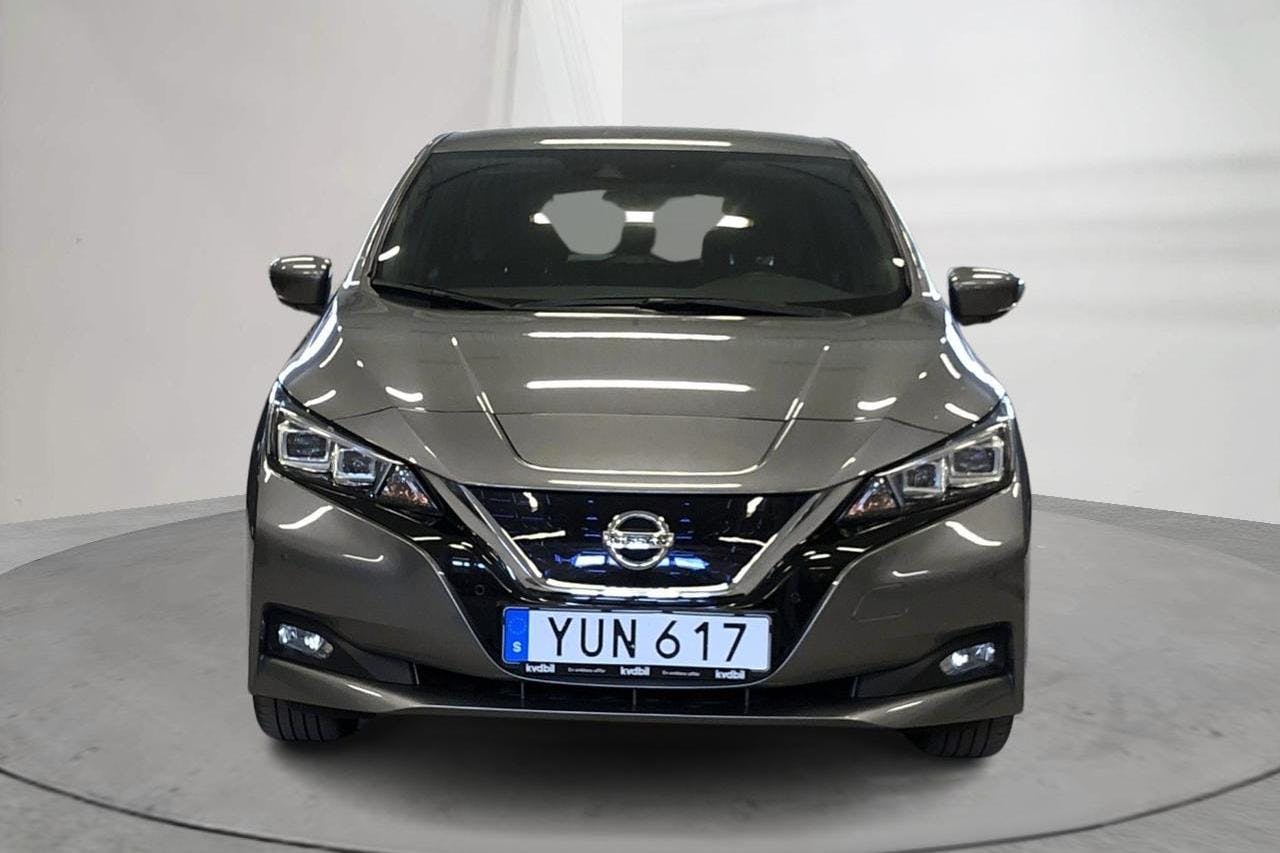 Nissan LEAF 5dr 39 kWh (150hk) - 13 275 mil - Automat - grå - 2019