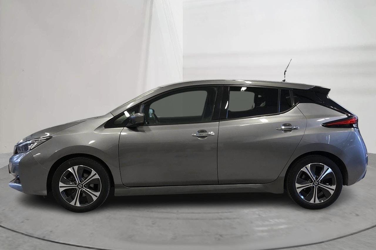 Nissan LEAF 5dr 39 kWh (150hk) - 13 275 mil - Automat - grå - 2019