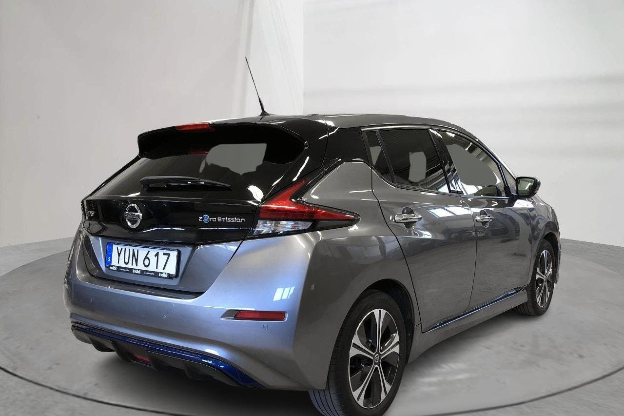 Nissan LEAF 5dr 39 kWh (150hk) - 13 275 mil - Automat - grå - 2019