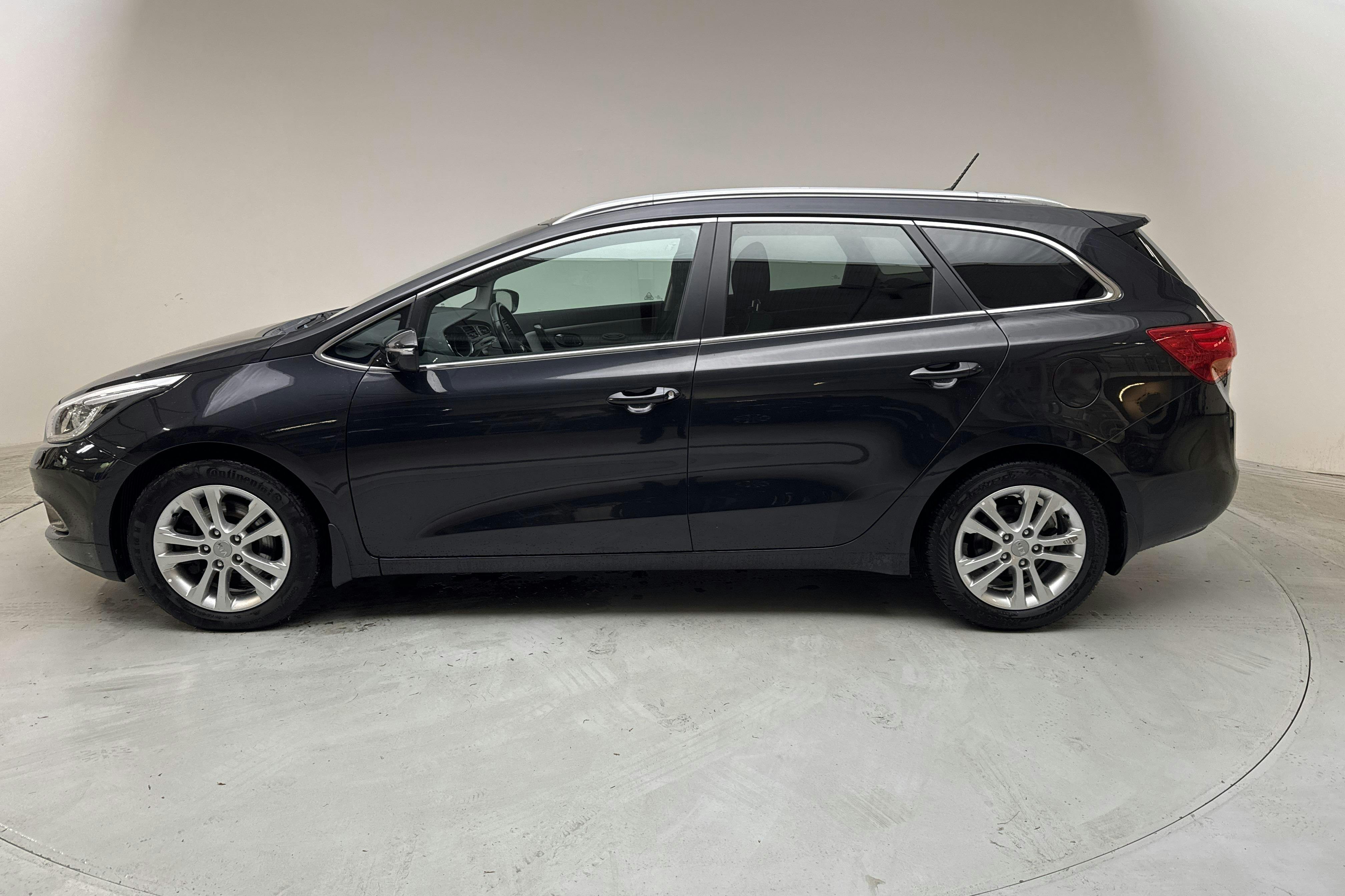 KIA Cee'd 1.6 CRDi SW (128hk) - 8 079 mil - Manuell - svart - 2014