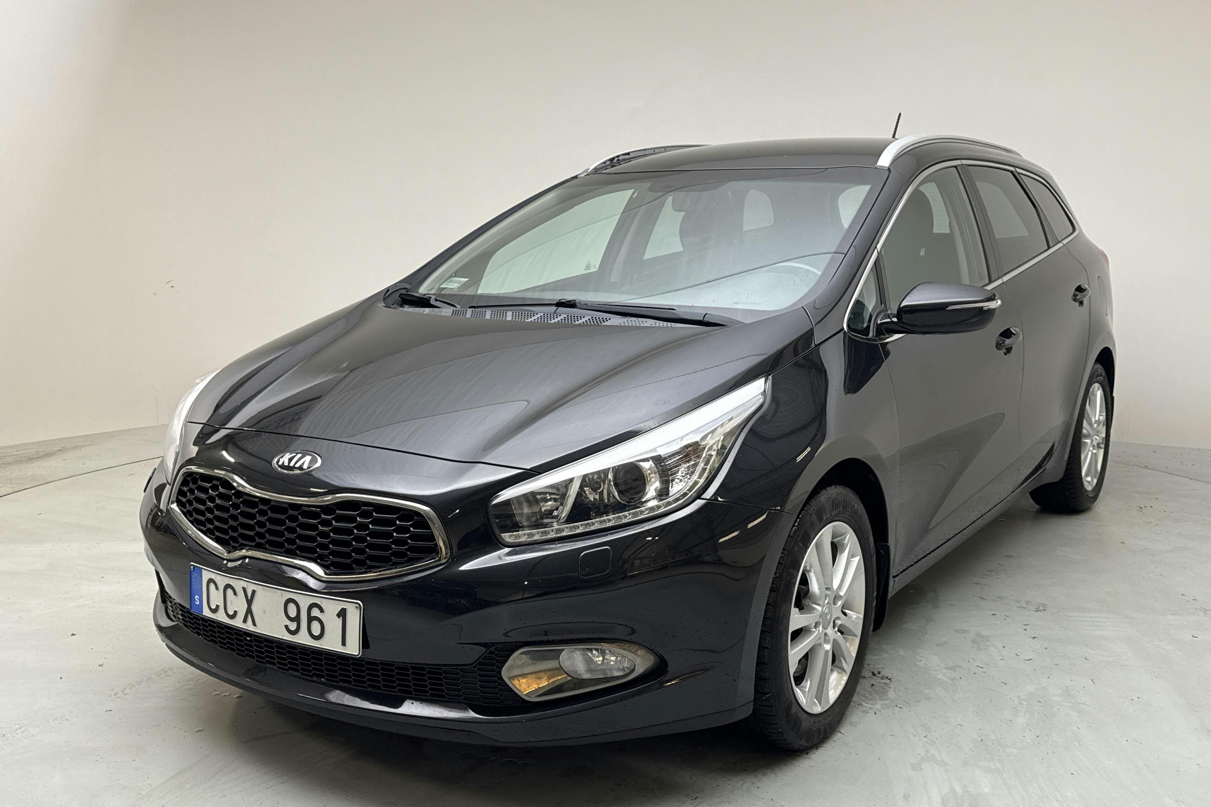 KIA Cee'd 1.6 CRDi SW (128hk) - 8 079 mil - Manuell - svart - 2014