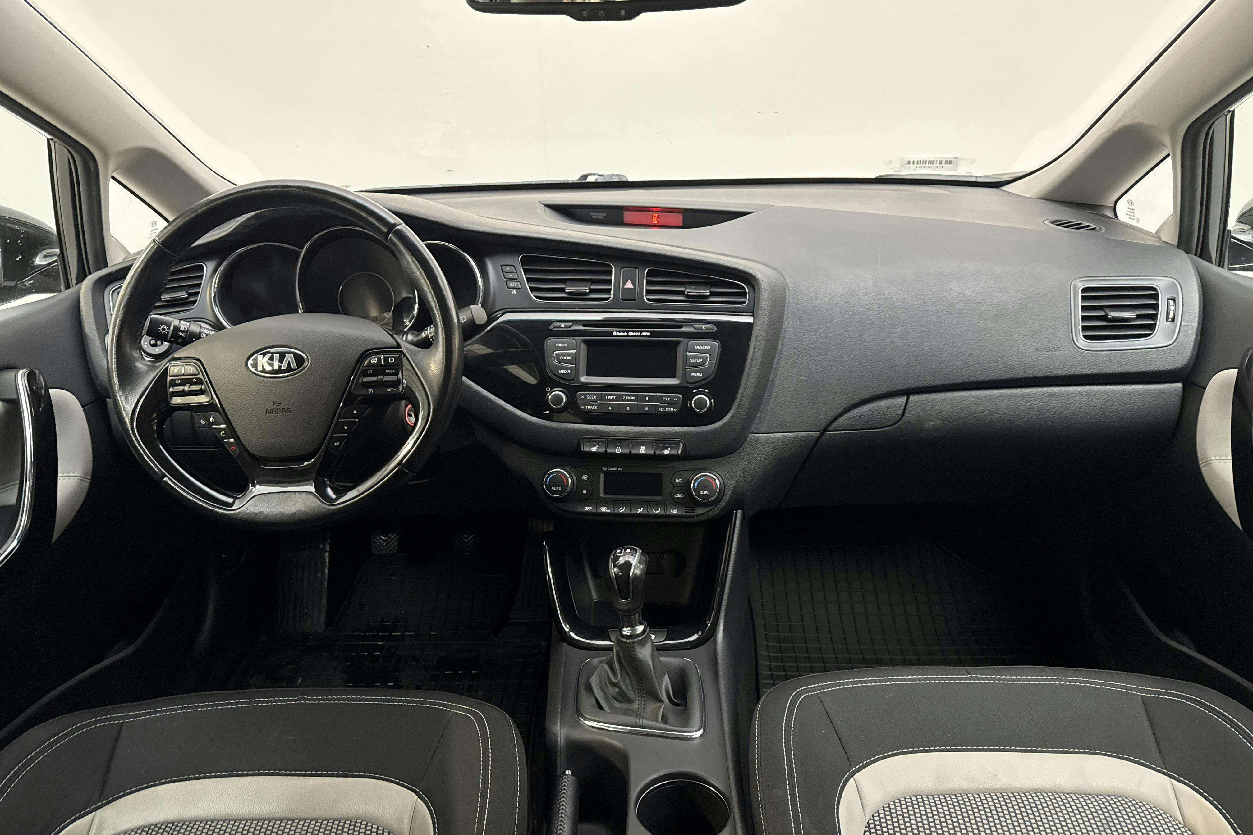 KIA Cee'd 1.6 CRDi SW (128hk) - 8 079 mil - Manuell - svart - 2014