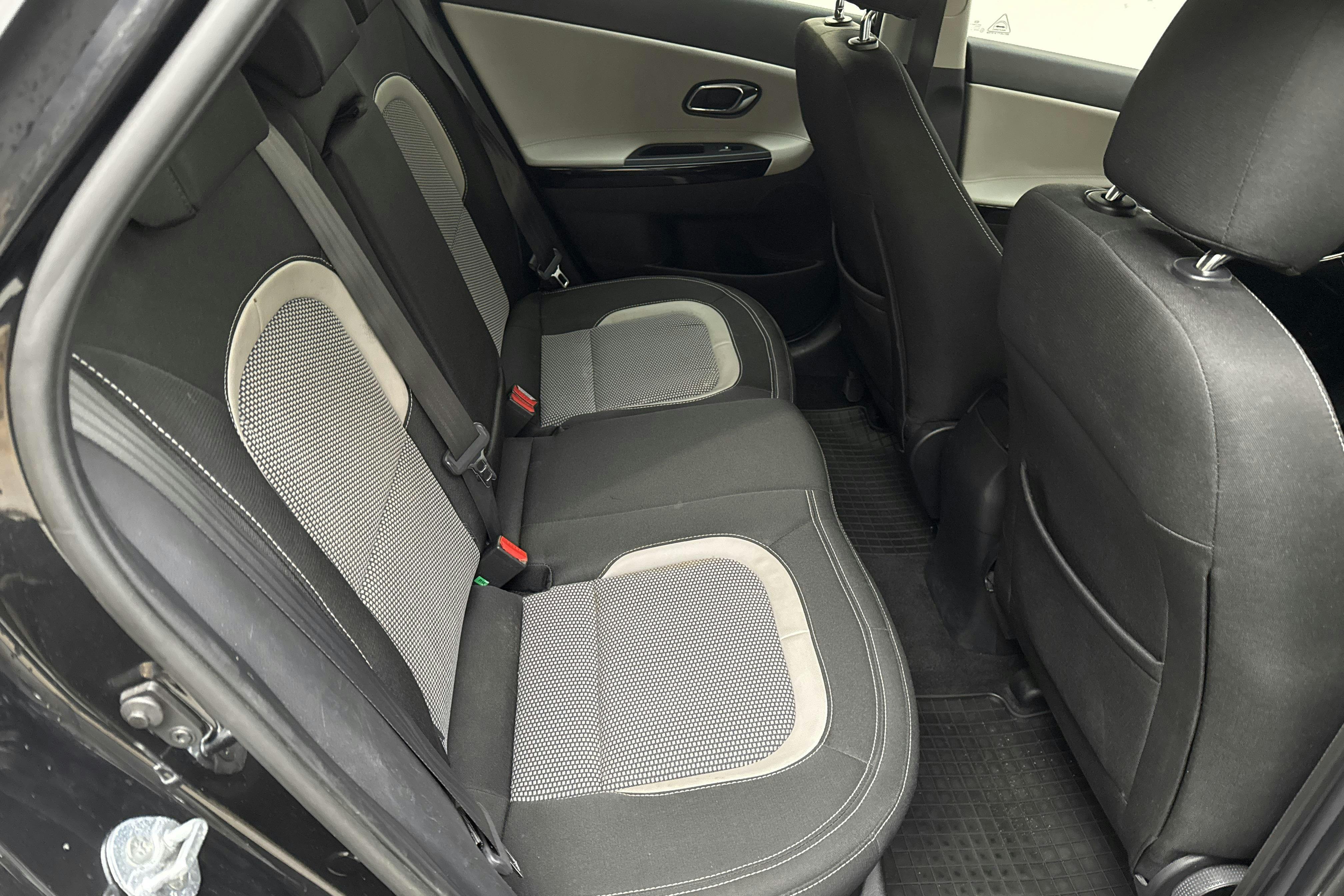KIA Cee'd 1.6 CRDi SW (128hk) - 8 079 mil - Manuell - svart - 2014