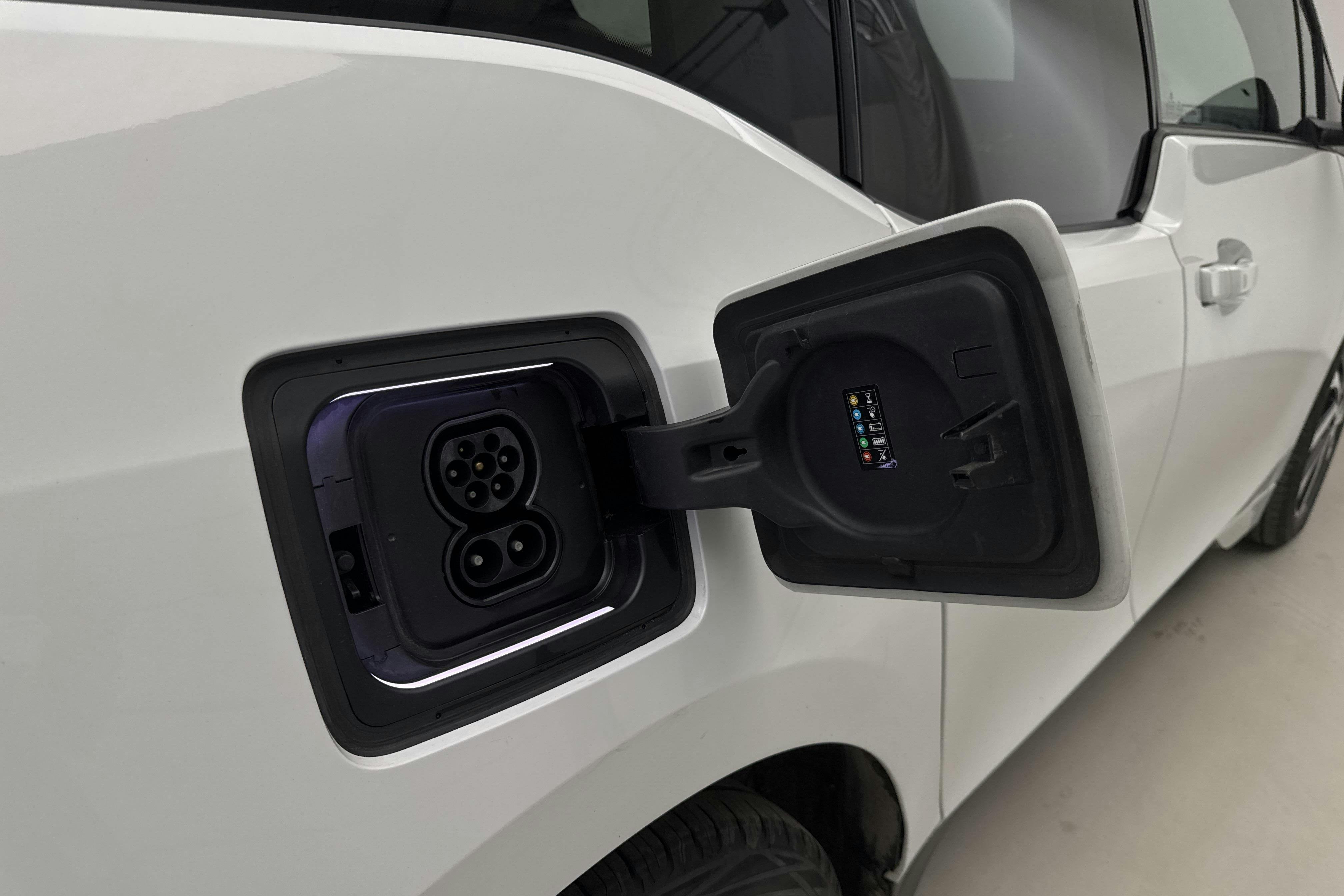 BMW i3 94Ah, I01 (170hk) - 11 210 mil - Automat - vit - 2017