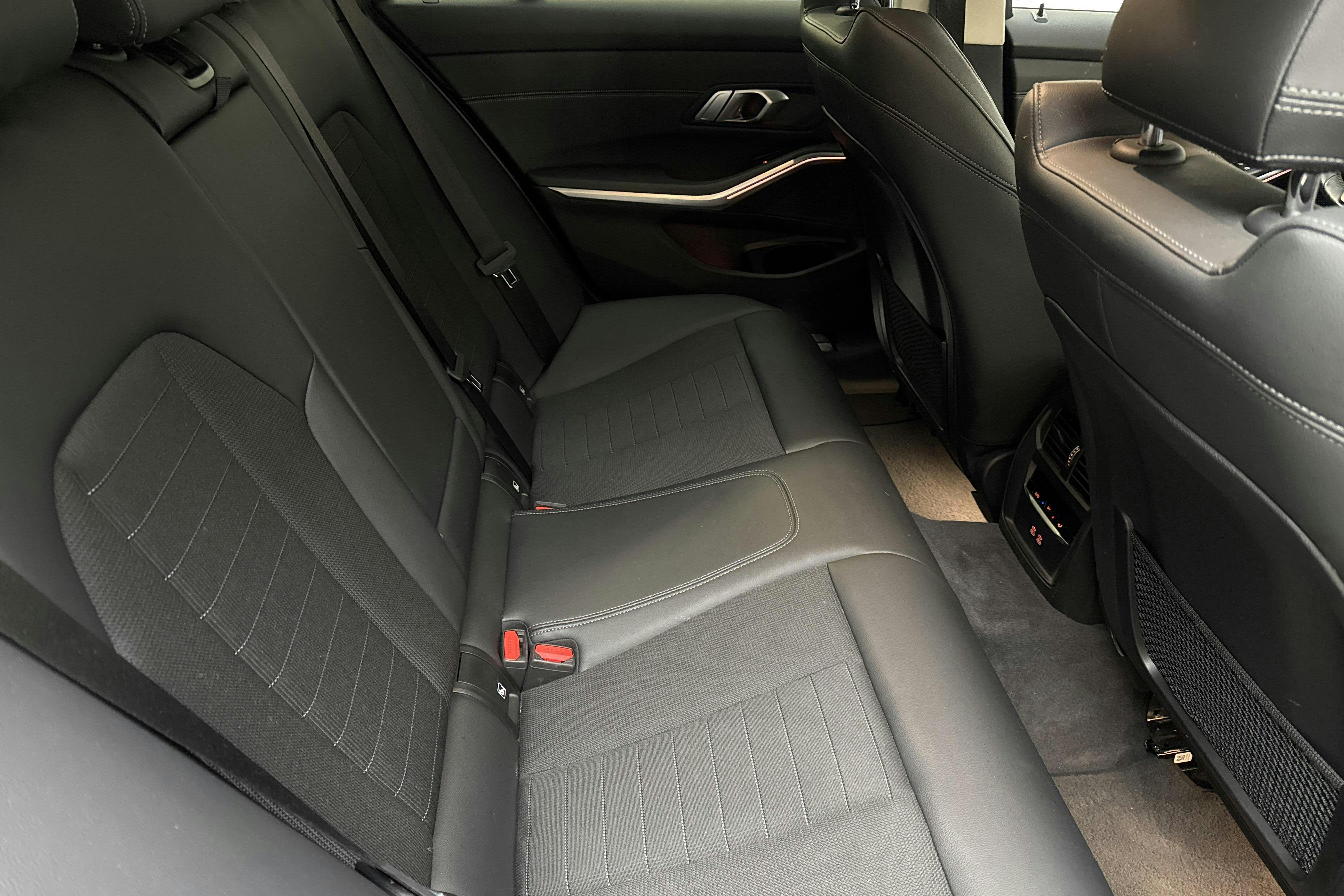 BMW 330e xDrive Touring, G21 (292hk) - 102 840 km - Automatic - black - 2021