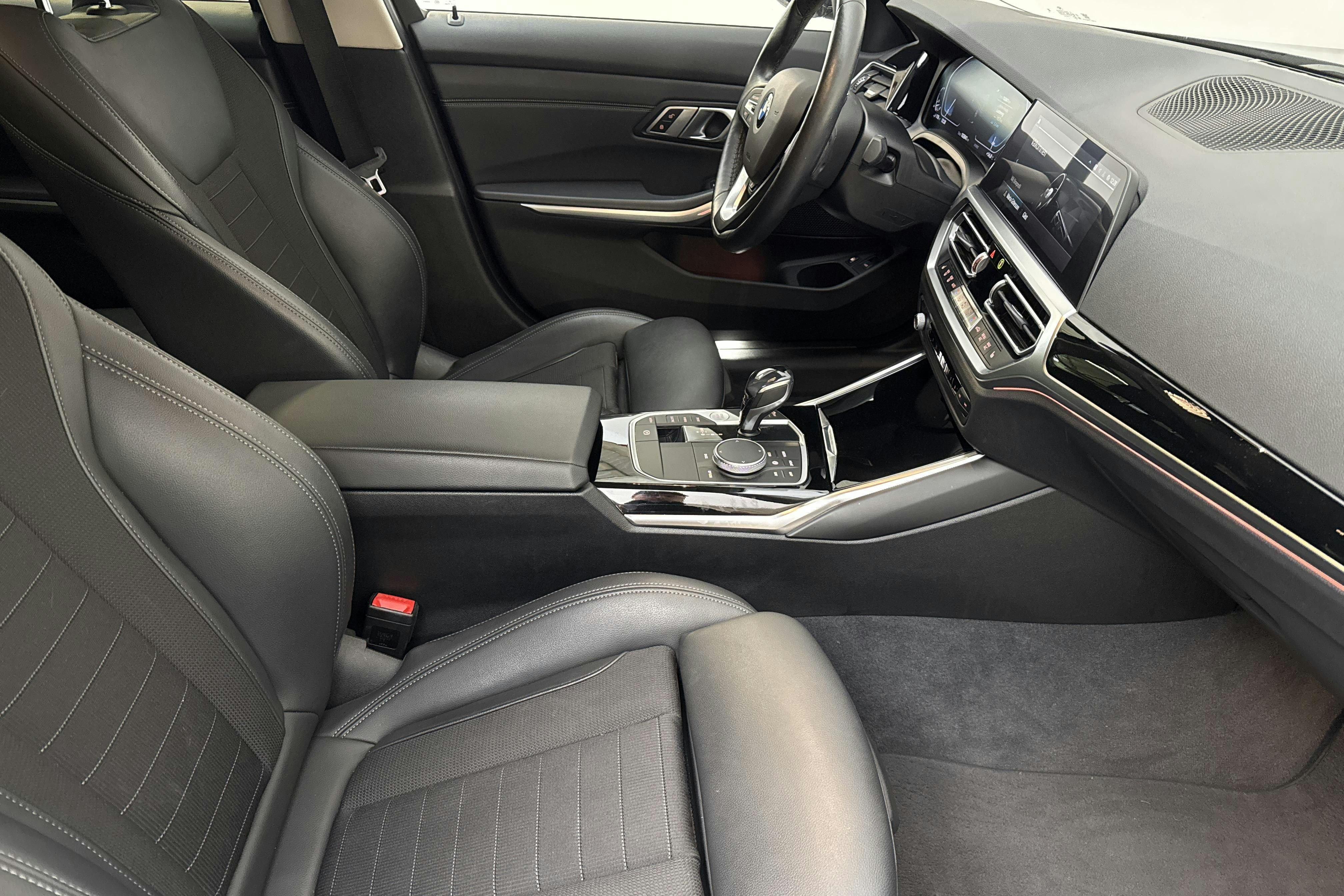 BMW 330e xDrive Touring, G21 (292hk) - 102 840 km - Automatic - black - 2021