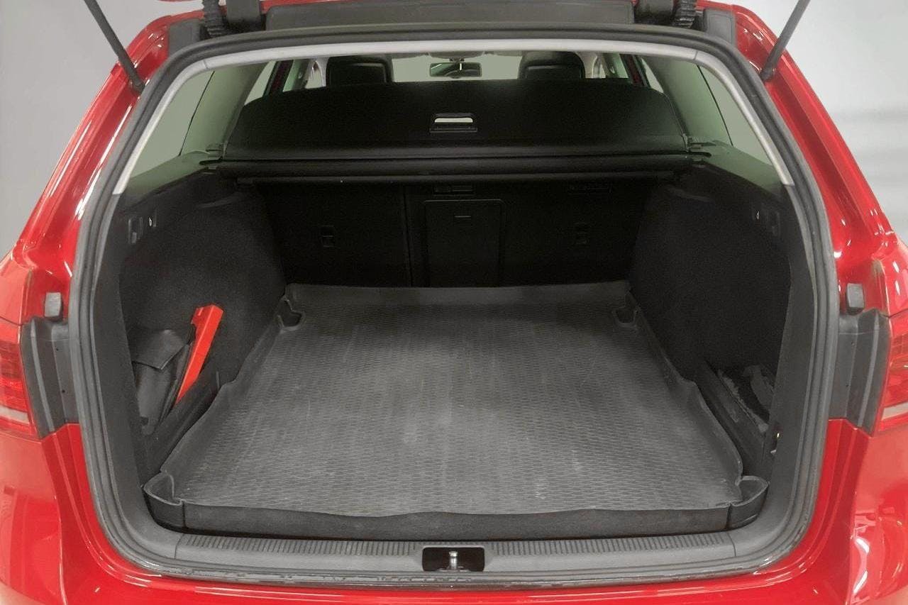 VW Passat 1.4 TSI EcoFuel Variant (150hk) - 18 133 mil - Manuell - röd - 2013
