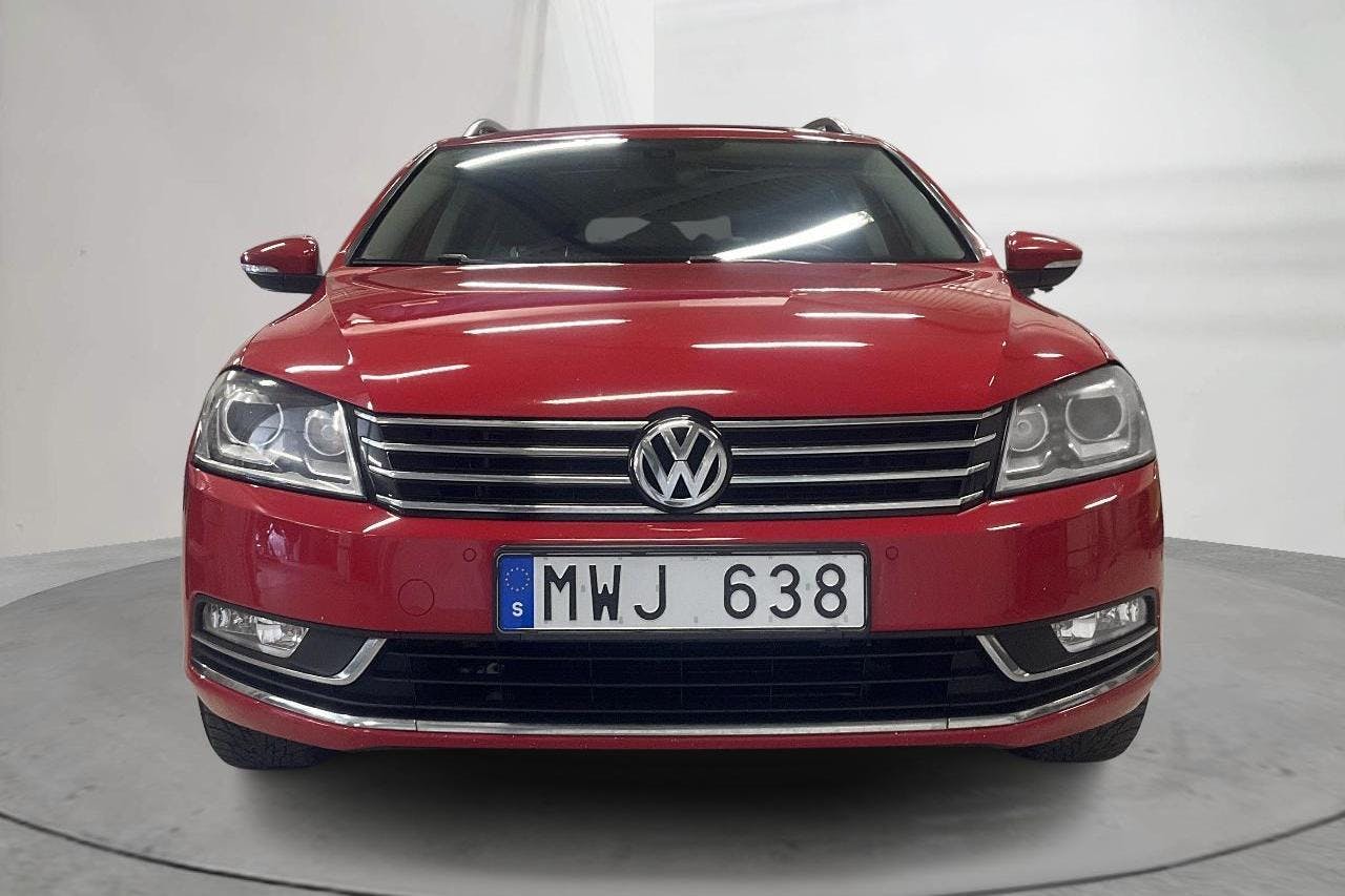 VW Passat 1.4 TSI EcoFuel Variant (150hk) - 18 133 mil - Manuell - röd - 2013