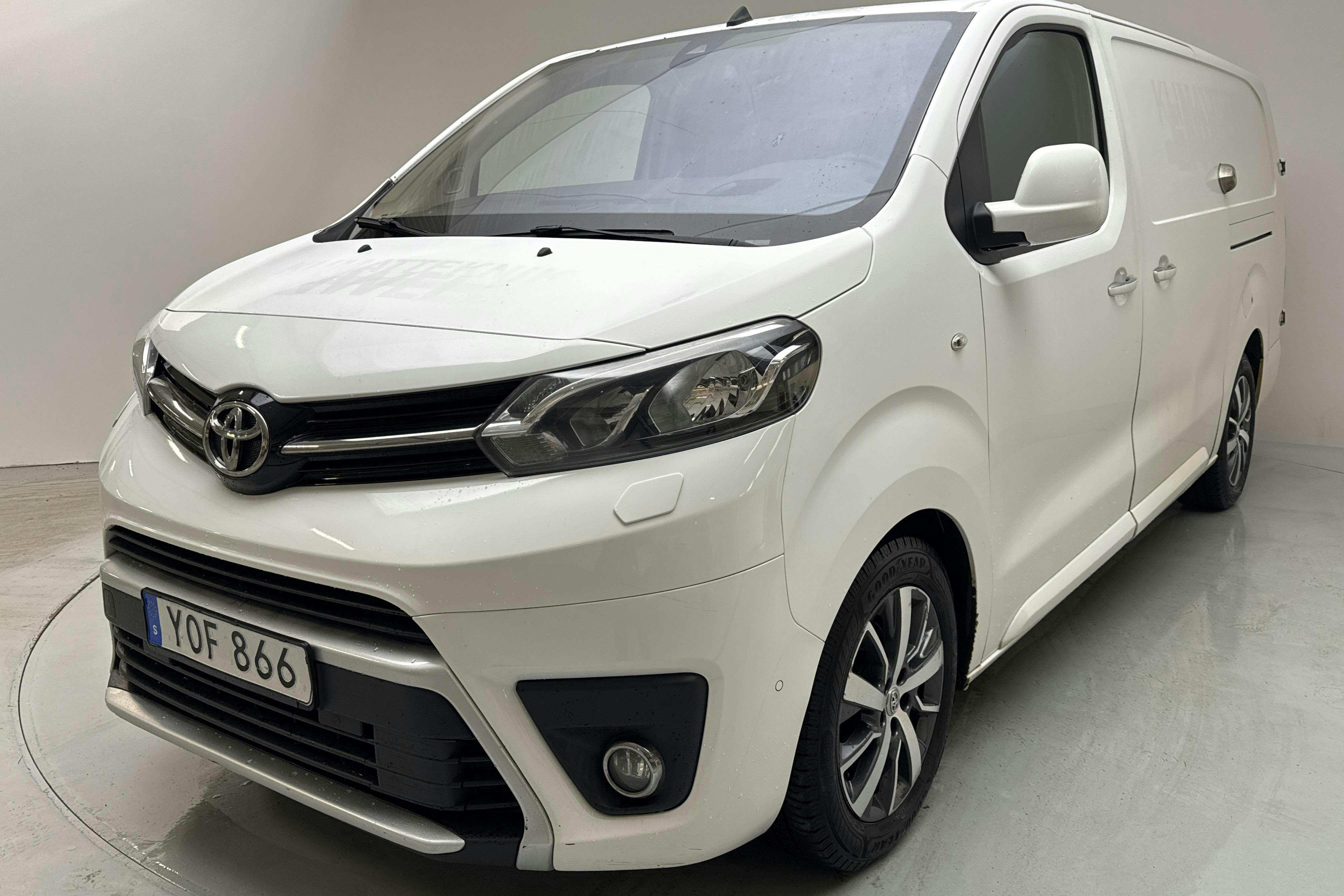 Toyota PROACE 2.0D (177hk) - 21 101 mil - Automat - vit - 2018