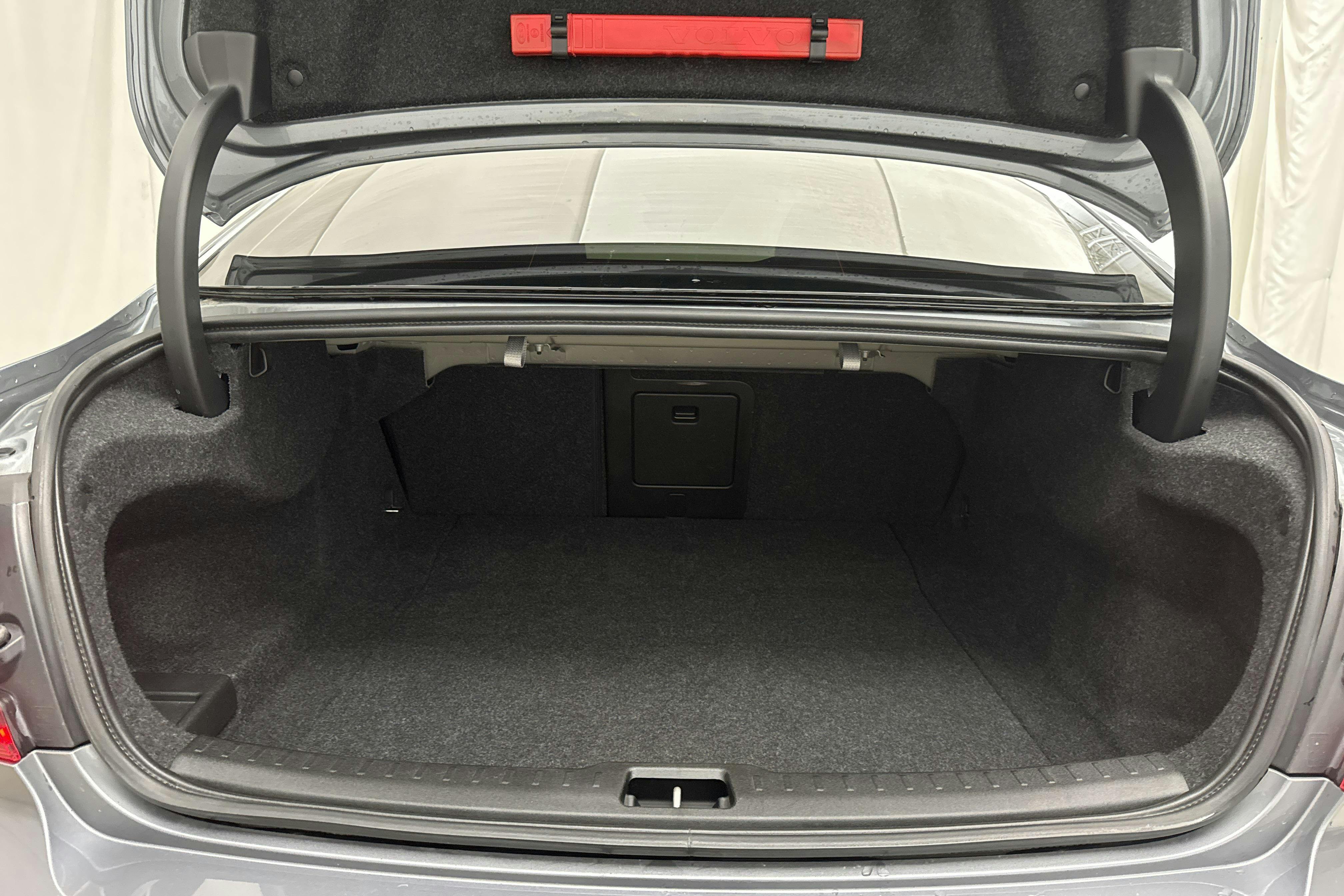 Volvo S60 T8 AWD Twin Engine (390hk) - 15 124 mil - Automat - grå - 2020