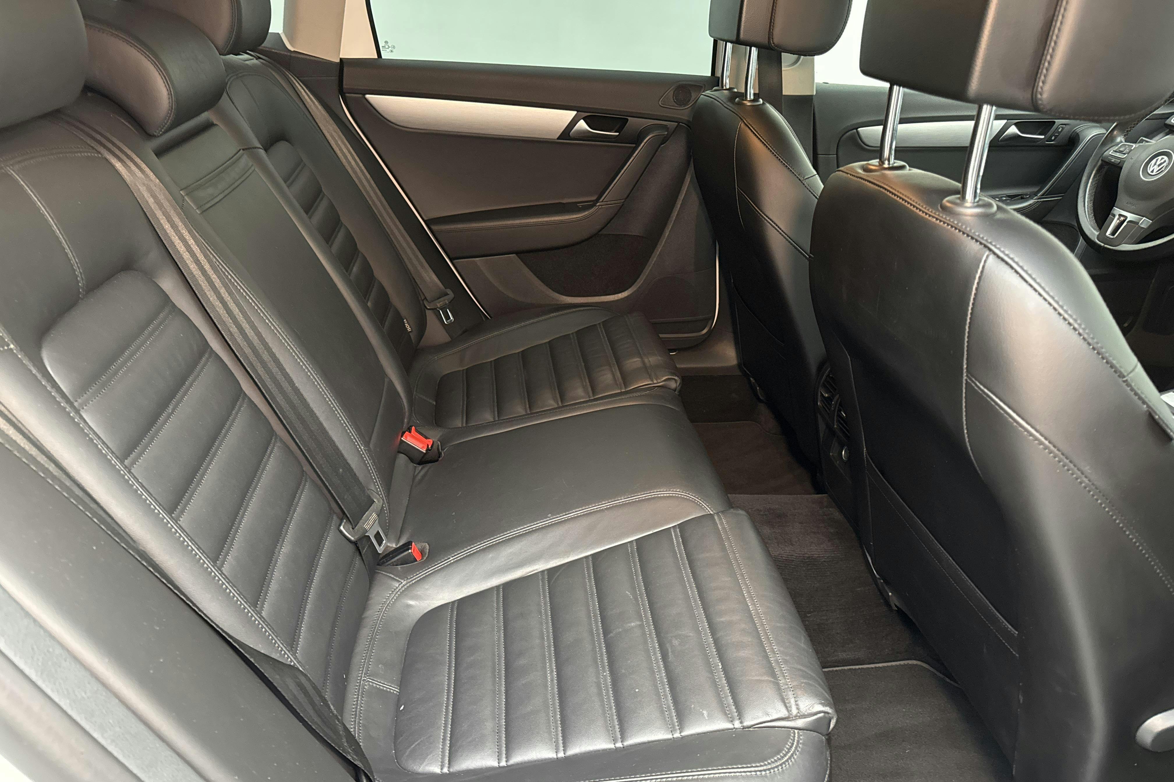 VW Passat Alltrack 2.0 TDI BlueMotion Technology 4Motion (177hk) - 19 623 mil - Automat - vit - 2015