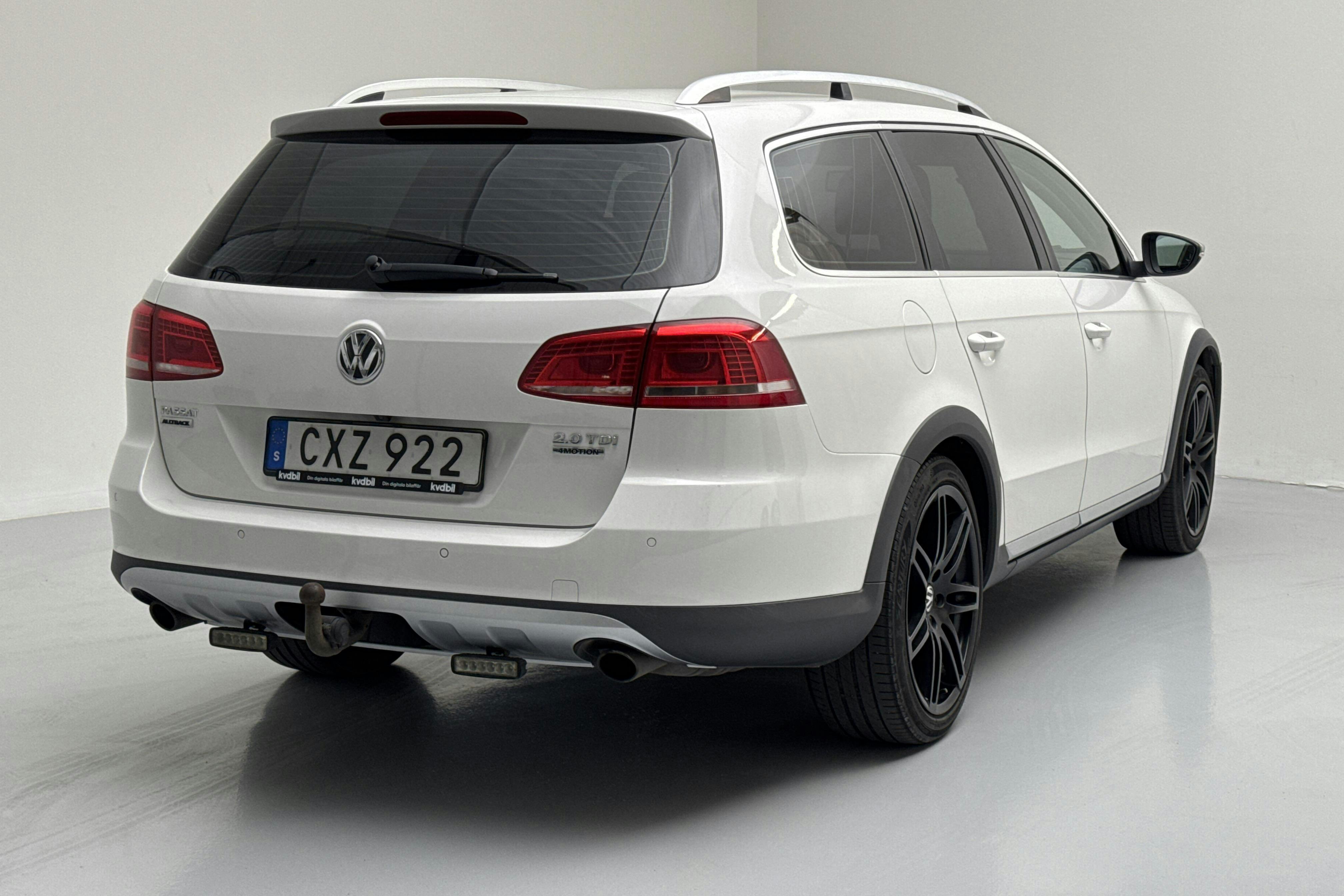 VW Passat Alltrack 2.0 TDI BlueMotion Technology 4Motion (177hk) - 19 623 mil - Automat - vit - 2015