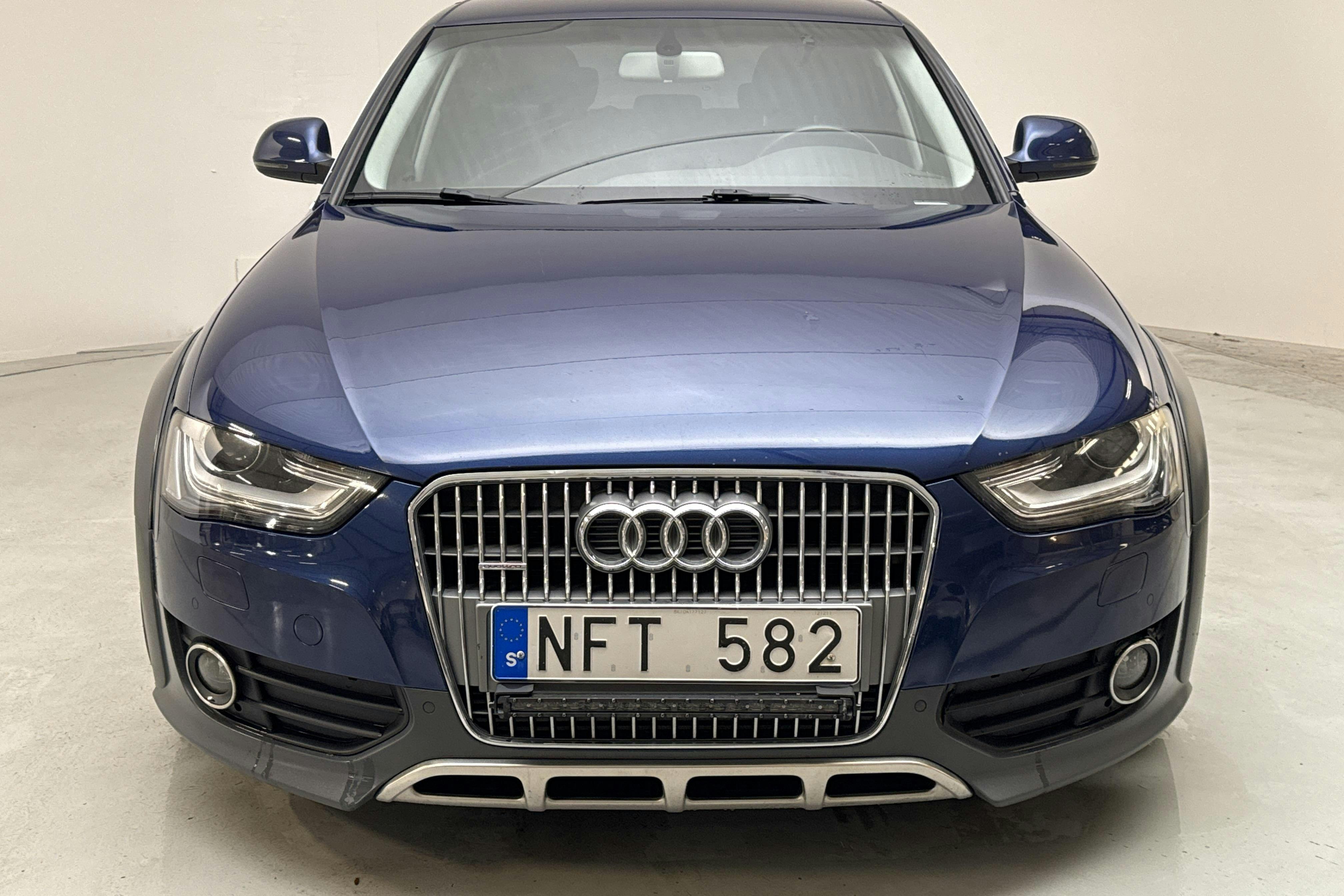 Audi A4 Allroad 2.0 TDI Avant quattro (177hk) - 17 978 mil - Automat - blå - 2013