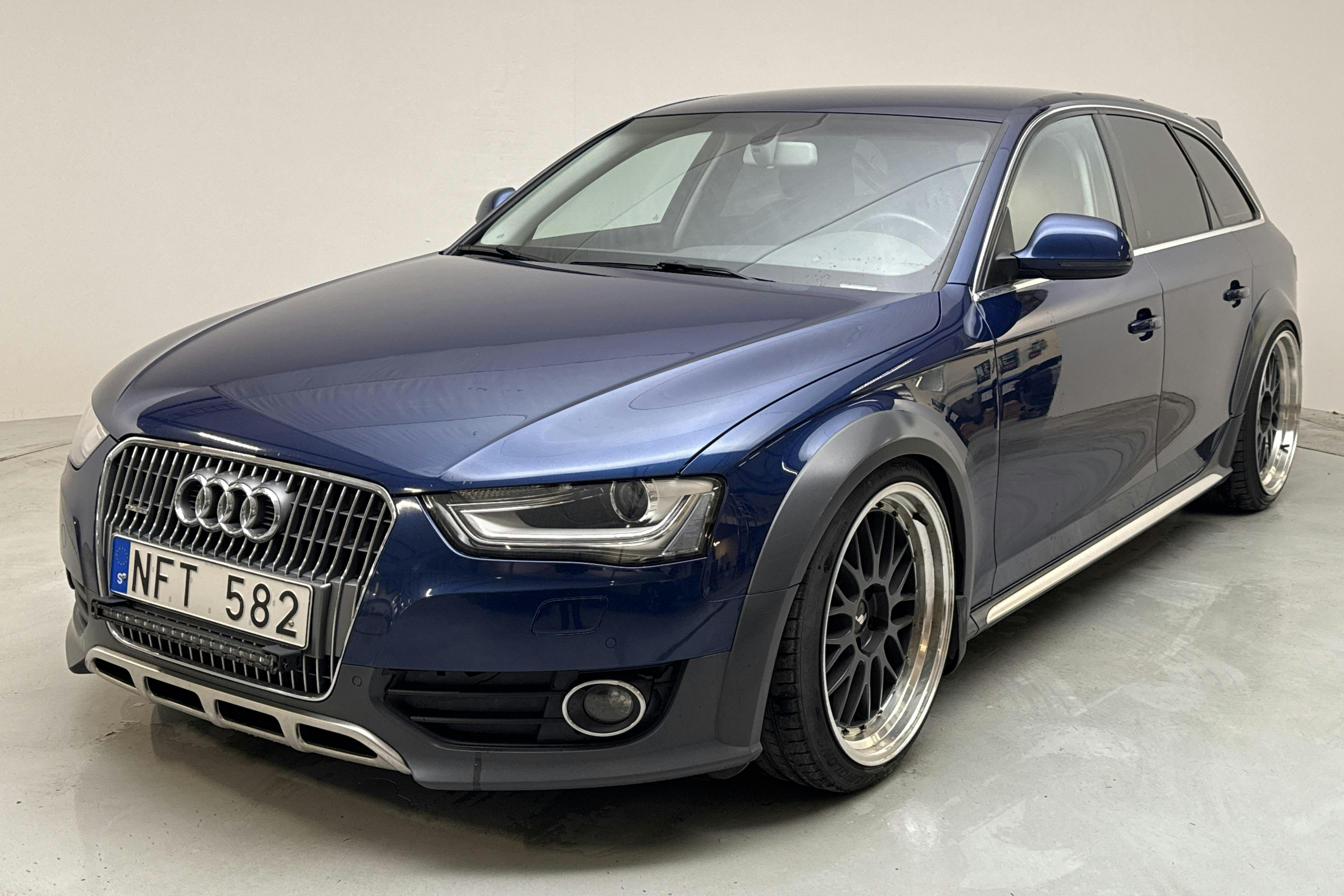 Audi A4 Allroad 2.0 TDI Avant quattro (177hk) - 17 978 mil - Automat - blå - 2013