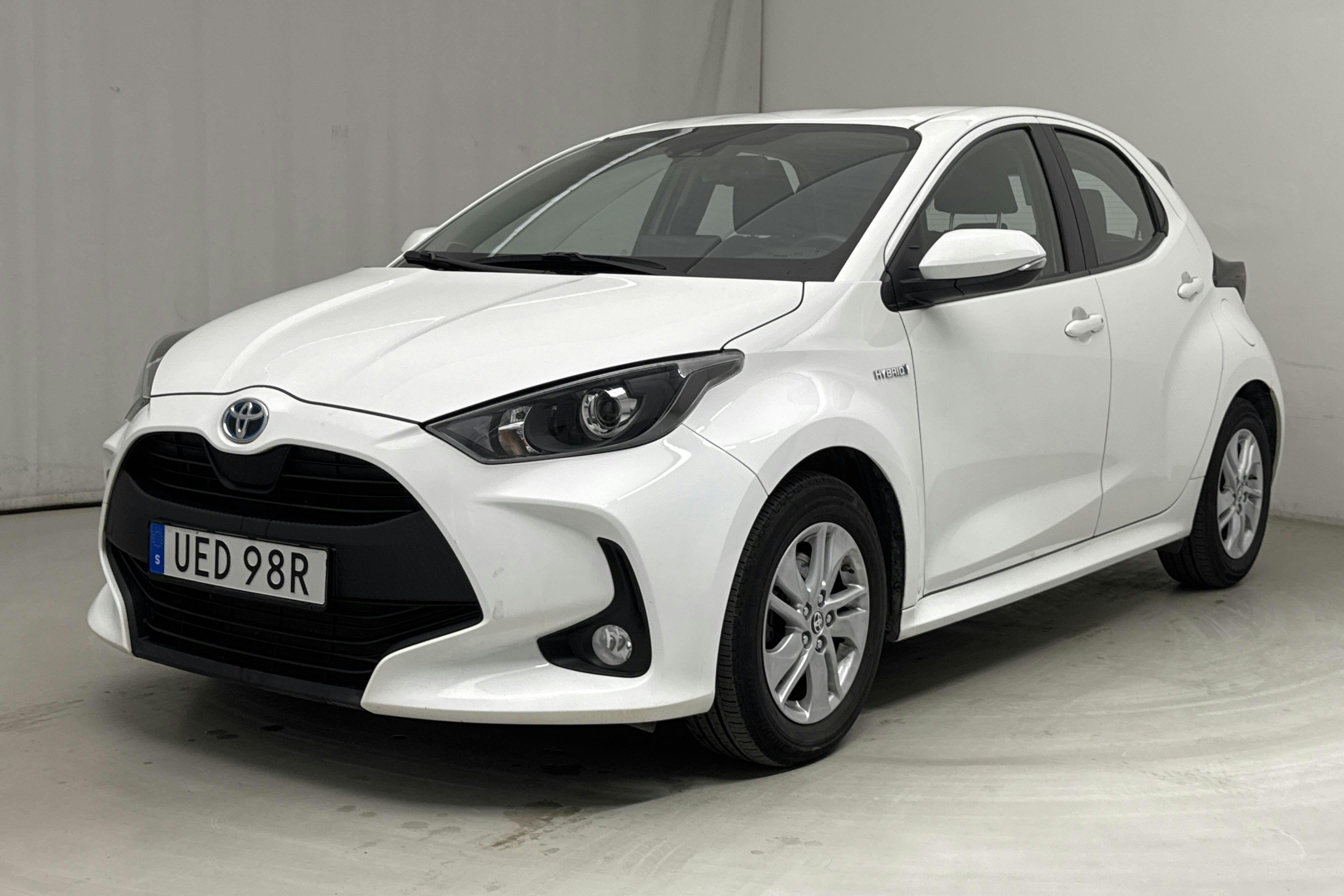 Toyota Yaris 1.5 Hybrid 5dr (116hk) - 3 303 mil - Automat - vit - 2021
