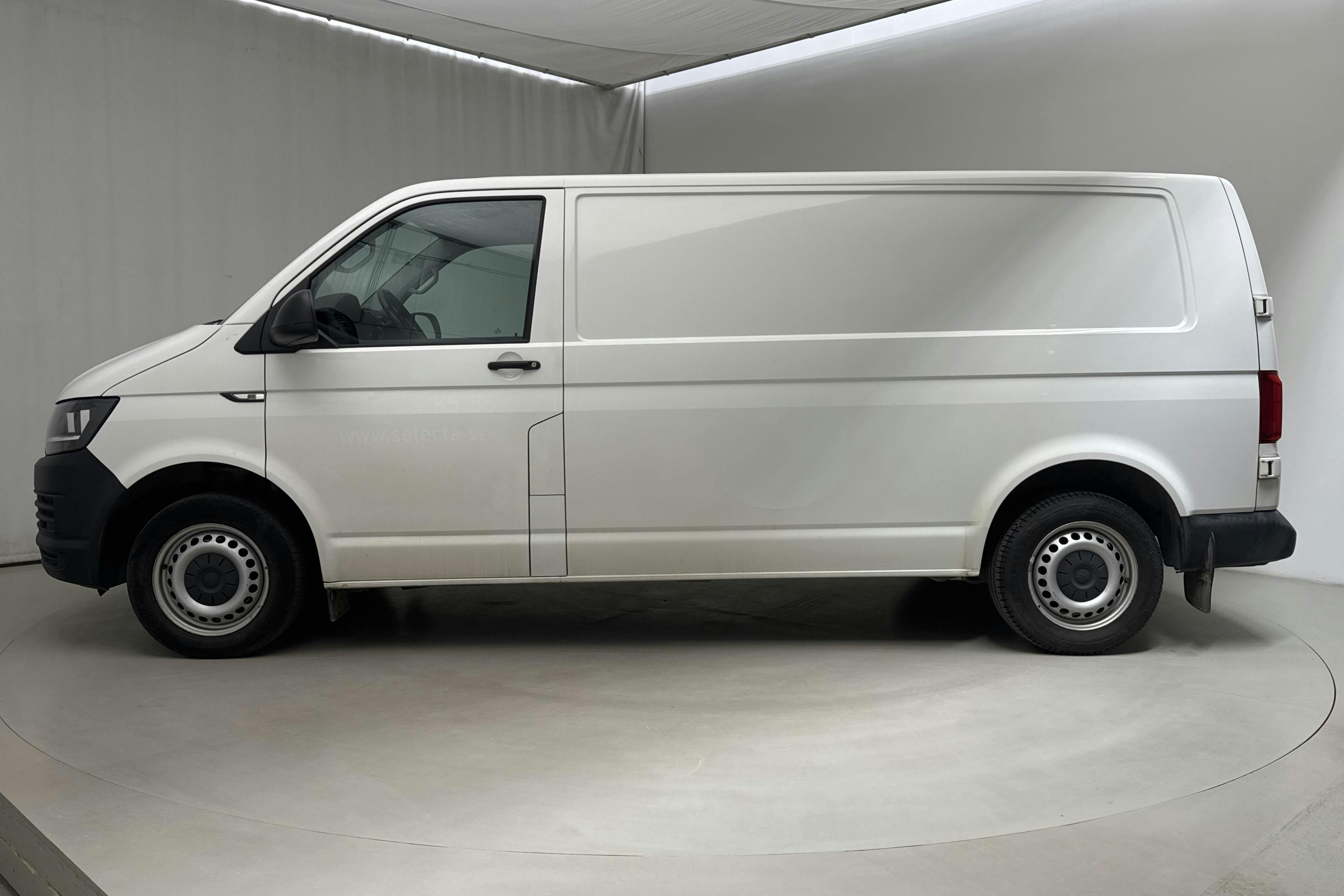 VW Transporter T6 2.0 TDI BMT Skåp (150hk) - 26 185 mil - Automat - vit - 2017