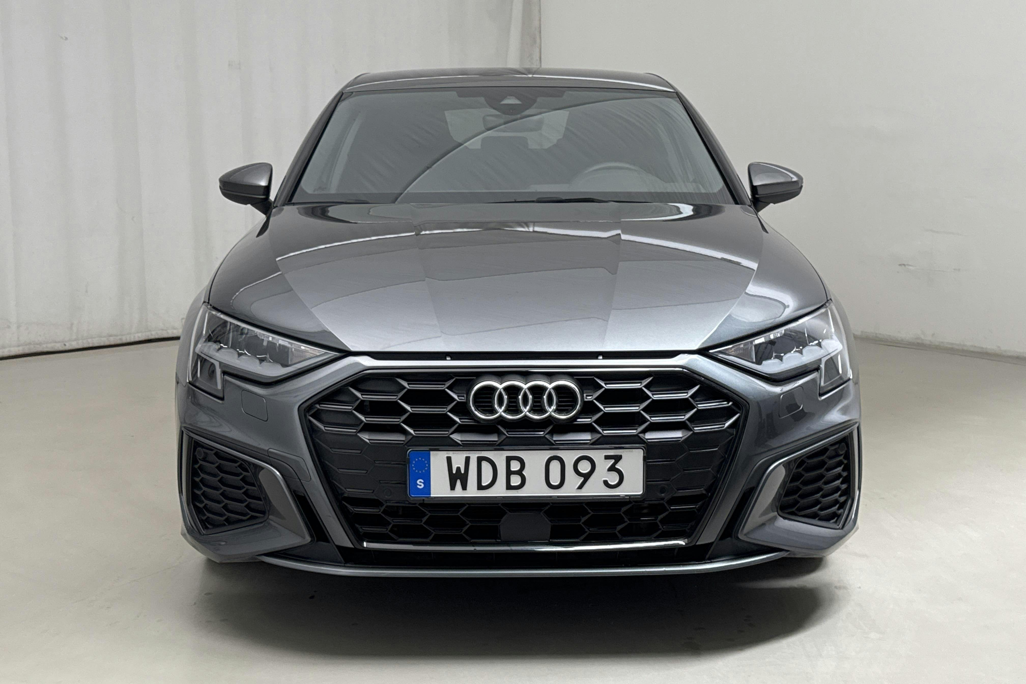 Audi A3 Sportback 45 TFSI e (245hk) - 33 230 km - Automatic - gray - 2021
