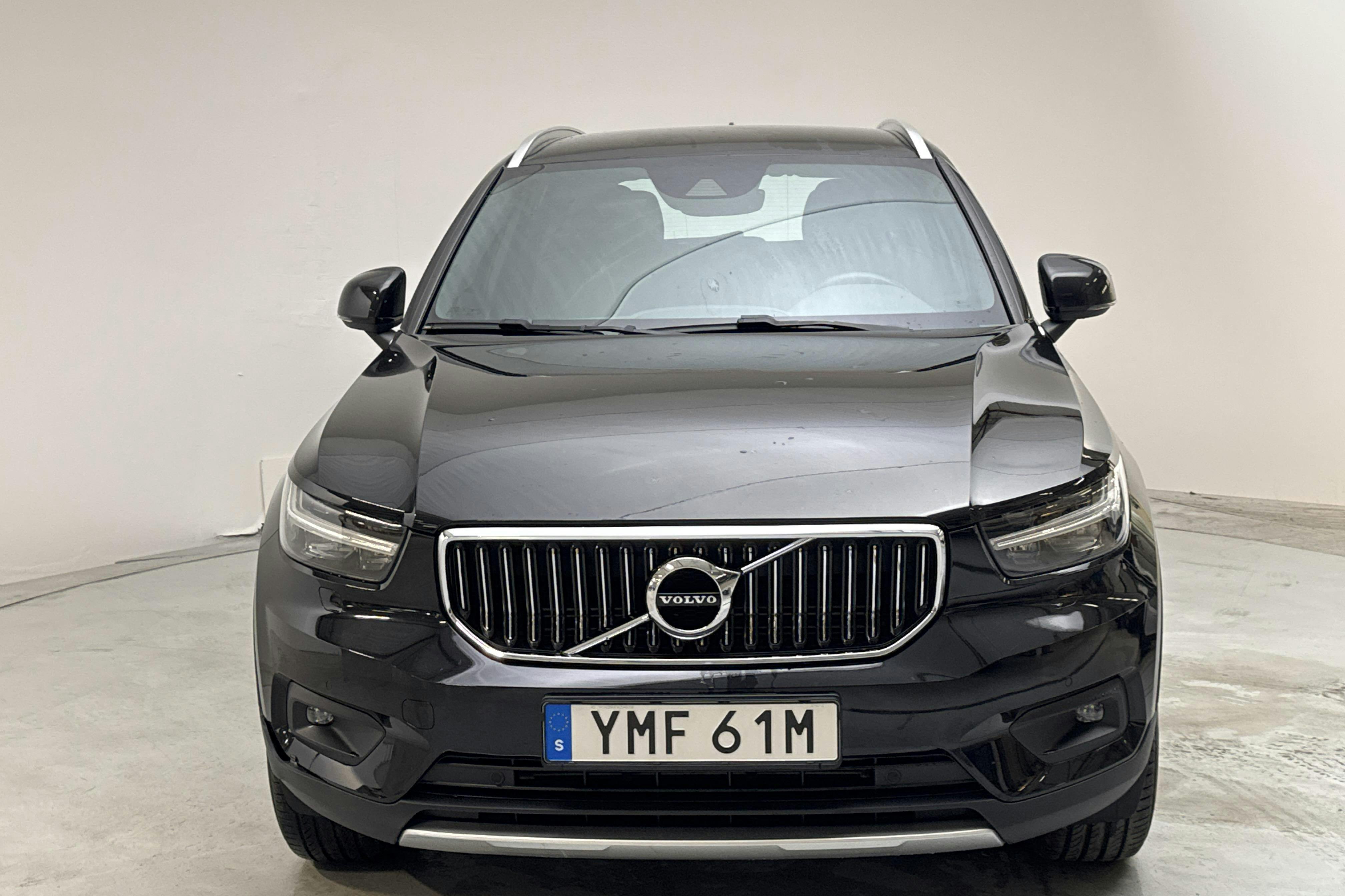 Volvo XC40 T4 2WD Twin Engine (211hk) - 7 401 mil - Automat - svart - 2021