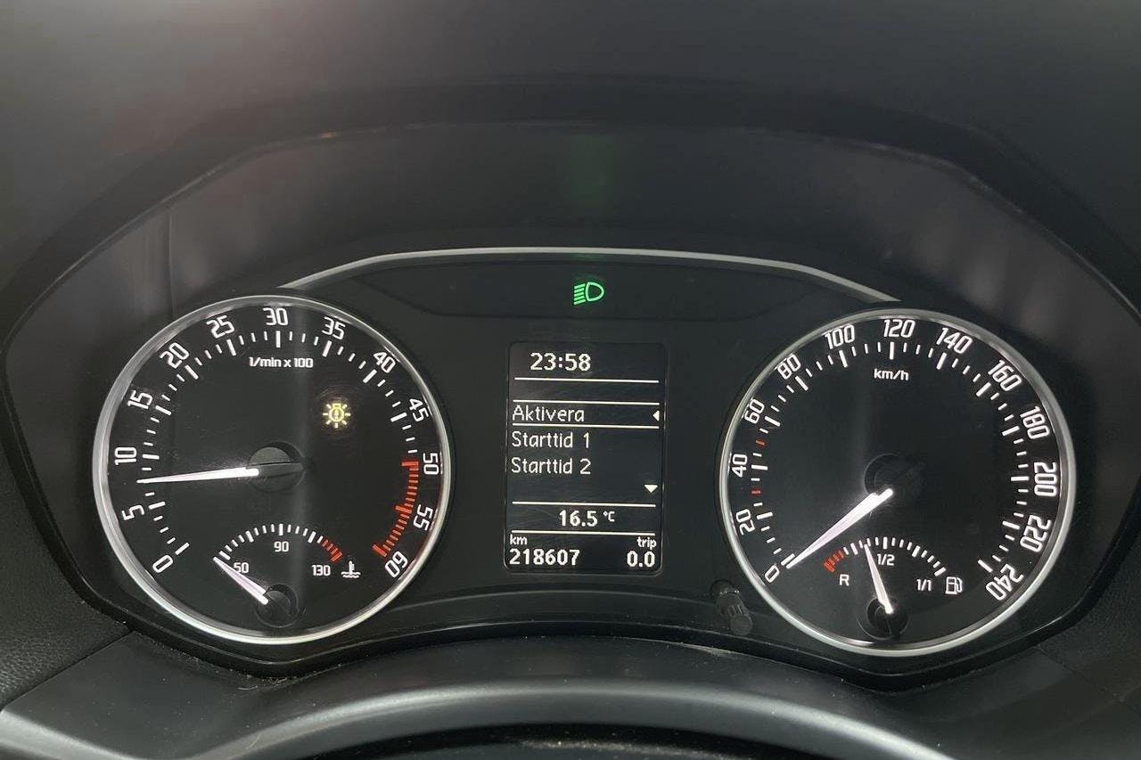 Skoda Octavia Scout II 2.0 TDI 4X4 (140hk) - 21 861 mil - Manuell - vit - 2012